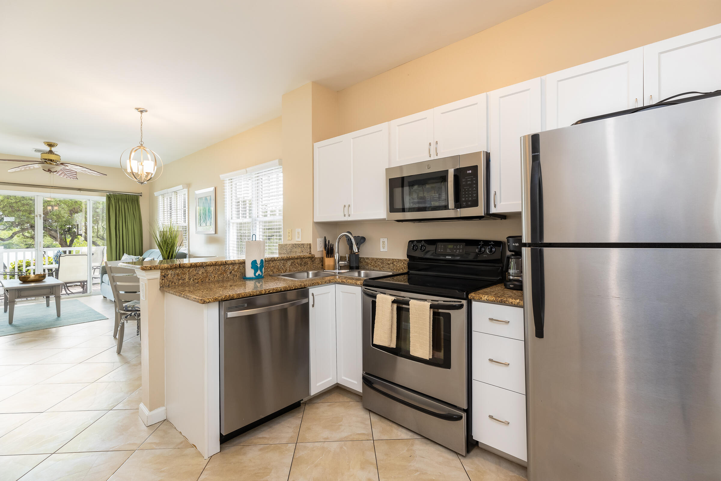 5105 Sunset Village Drive Property Photo 8