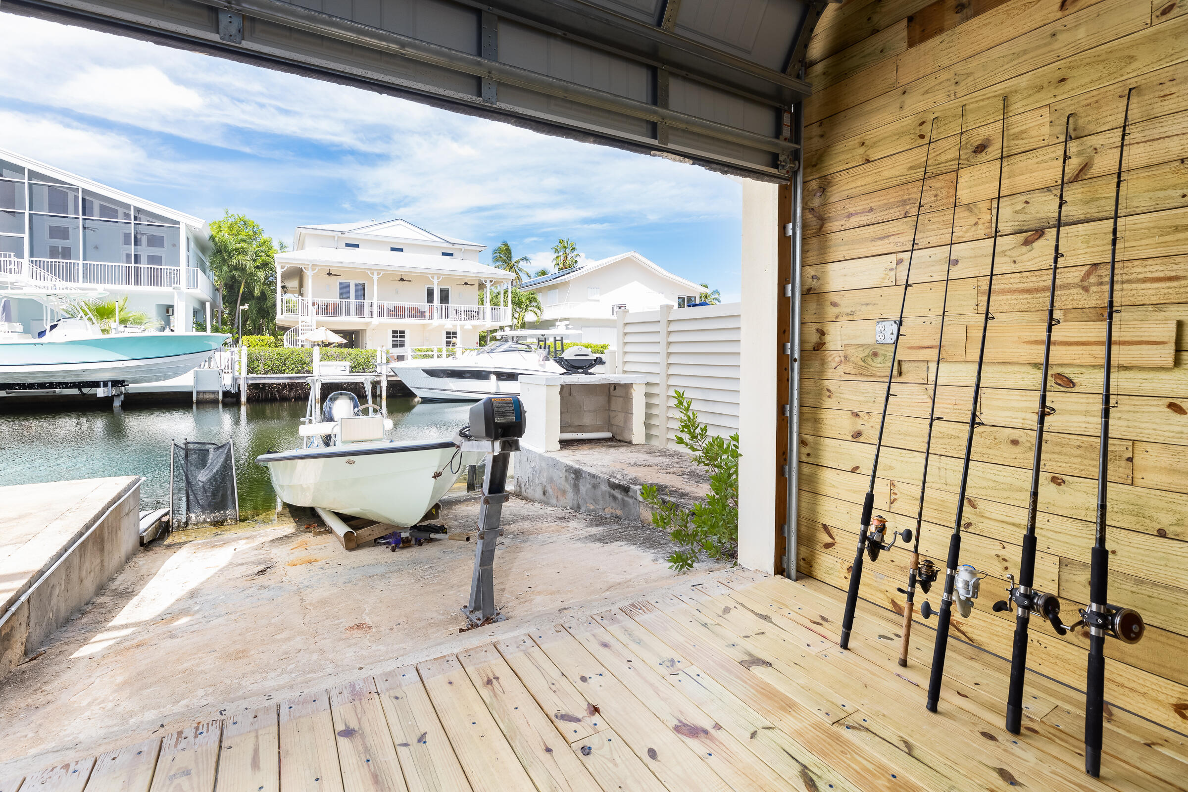 157 Caloosa Street Property Photo 5