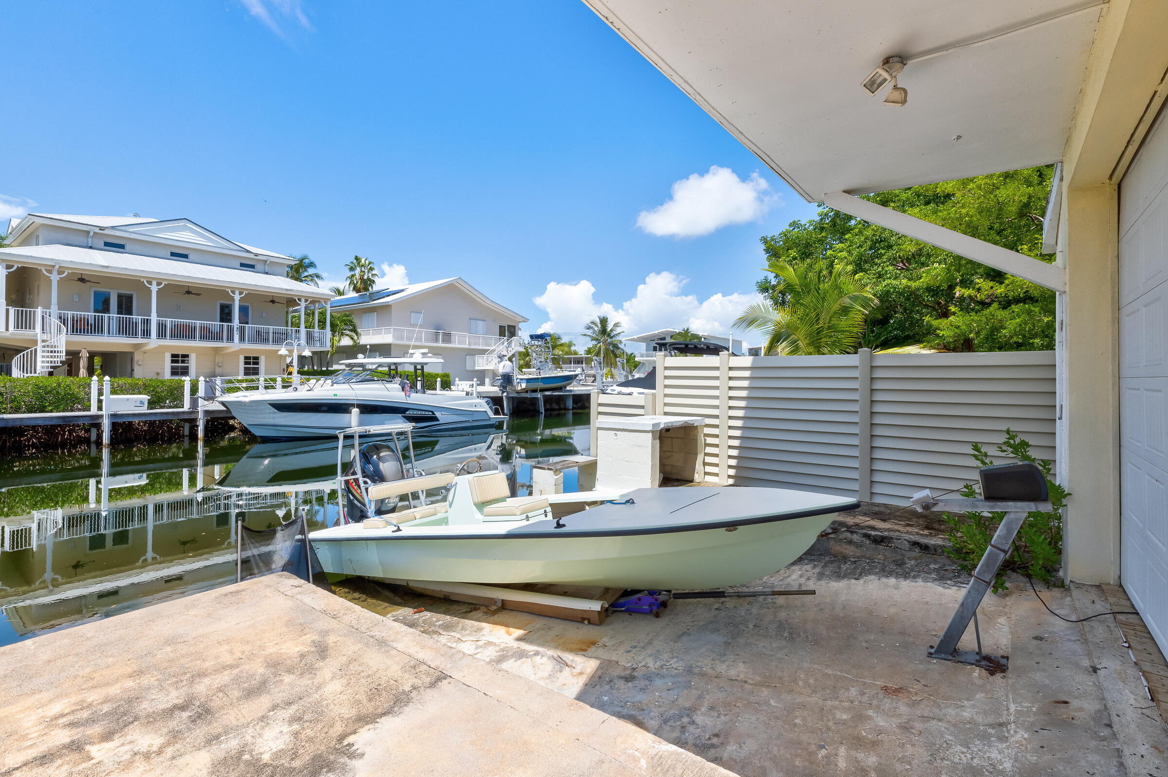 157 Caloosa Street Property Photo 7