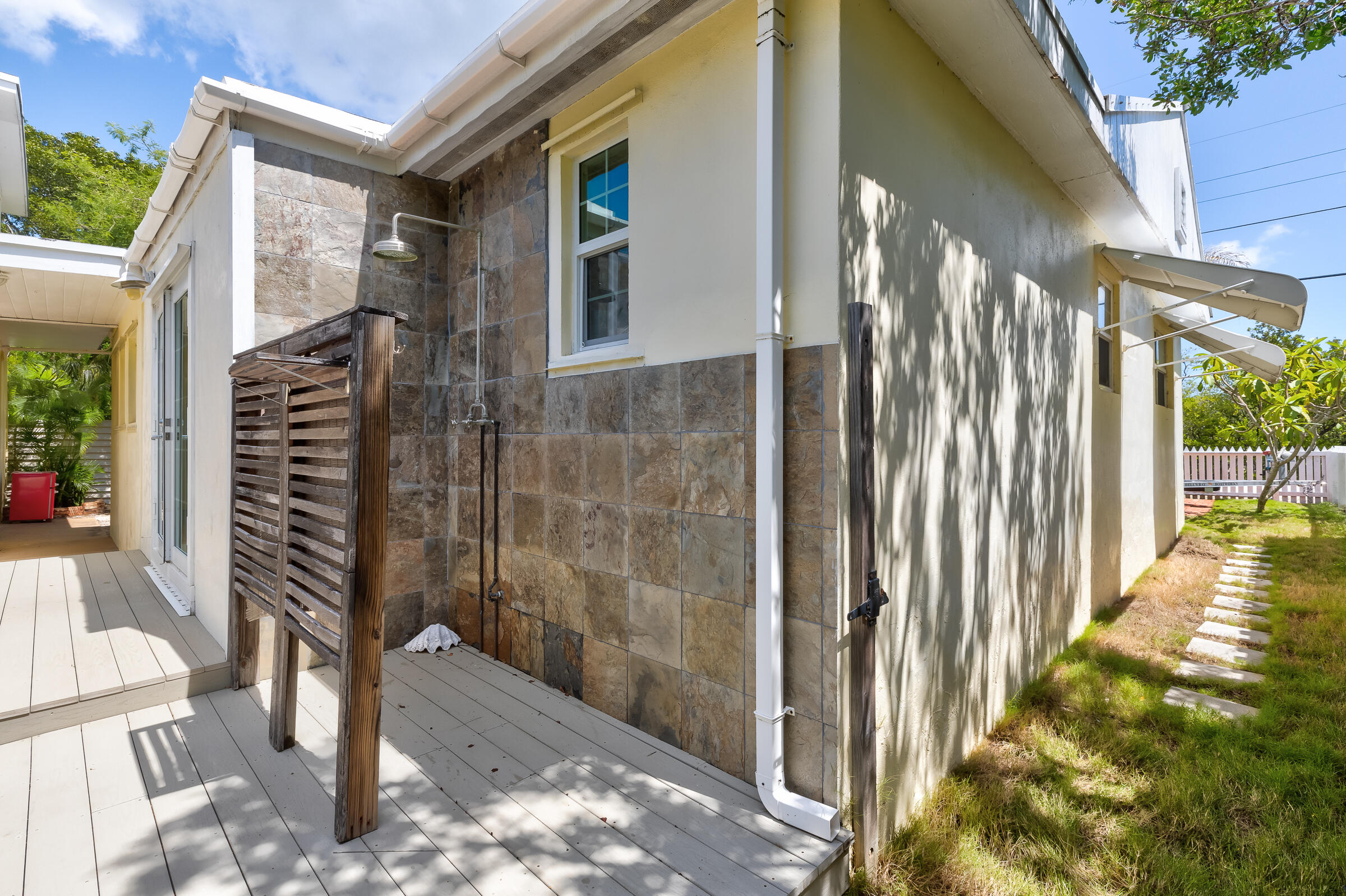 157 Caloosa Street Property Photo 28