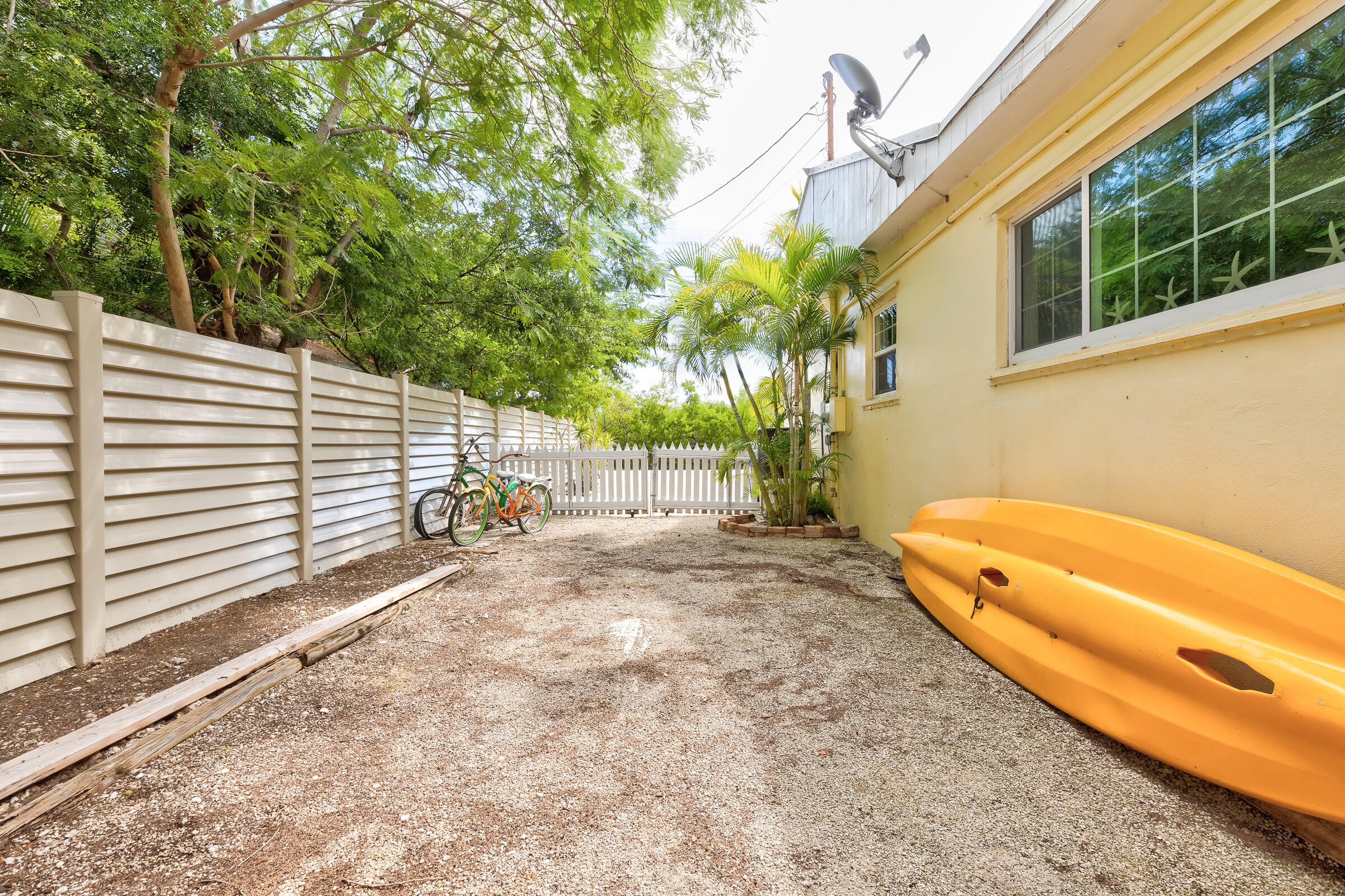 157 Caloosa Street Property Photo 42