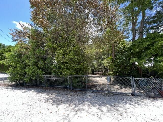 323 Mahogany Dr Property Photo 6