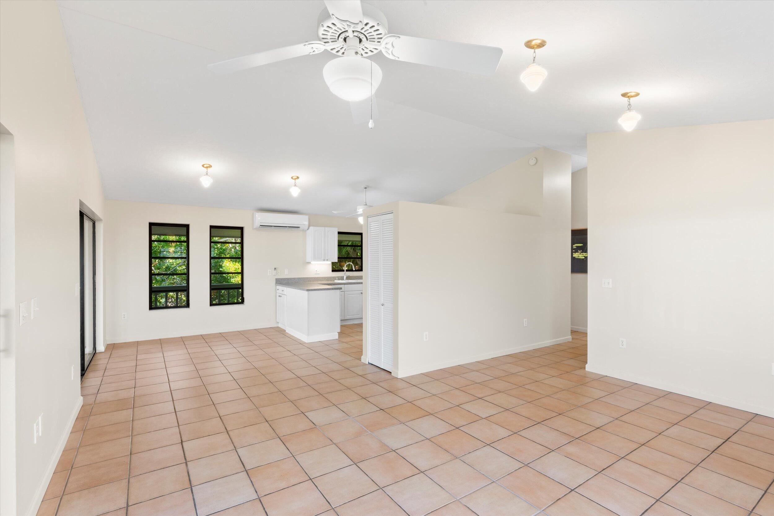 3714 Pine Street Property Photo 8