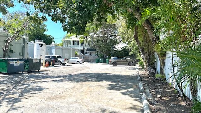 335 Duval Street, B Property Photo 17