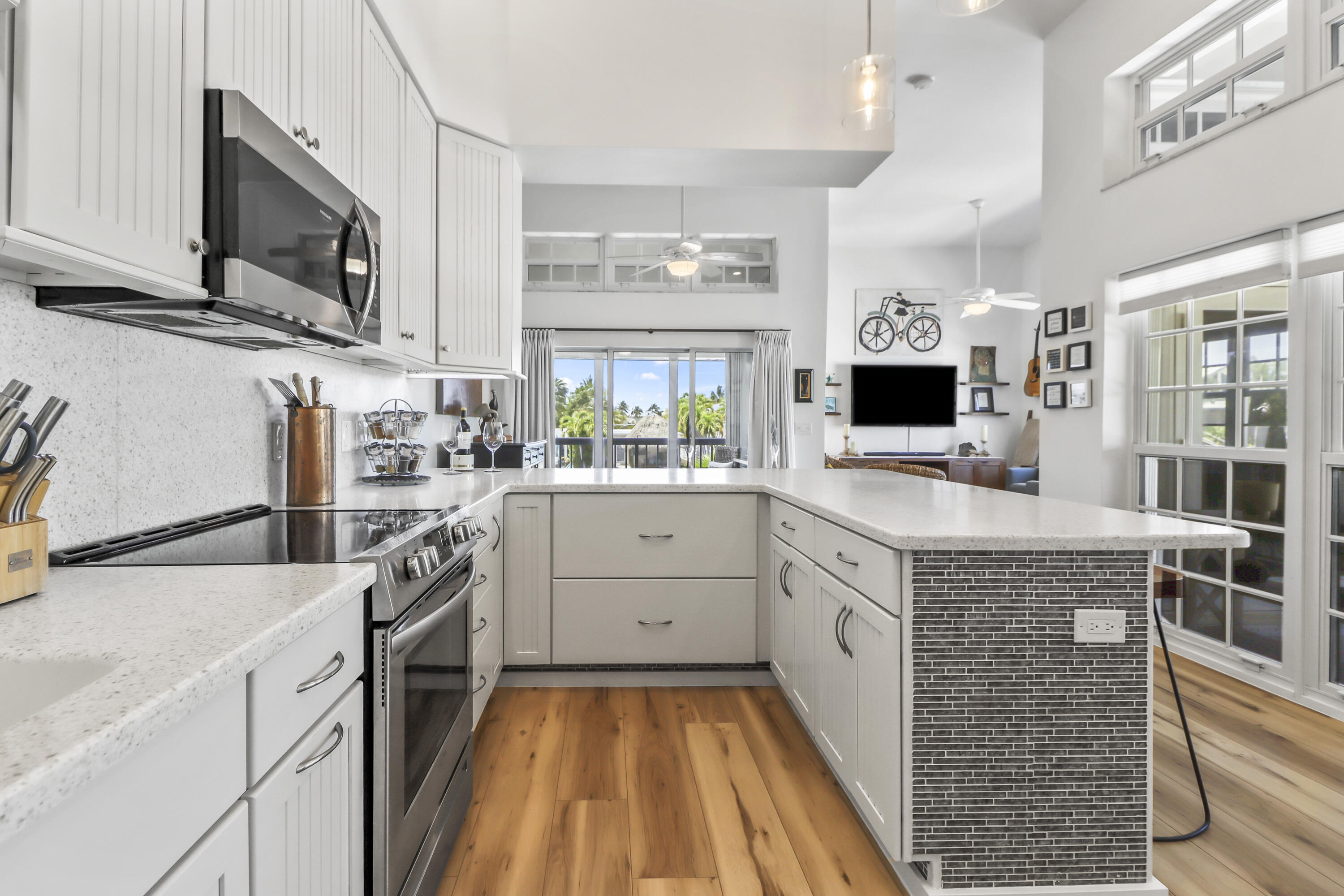 171 3rd Street Property Photo 14