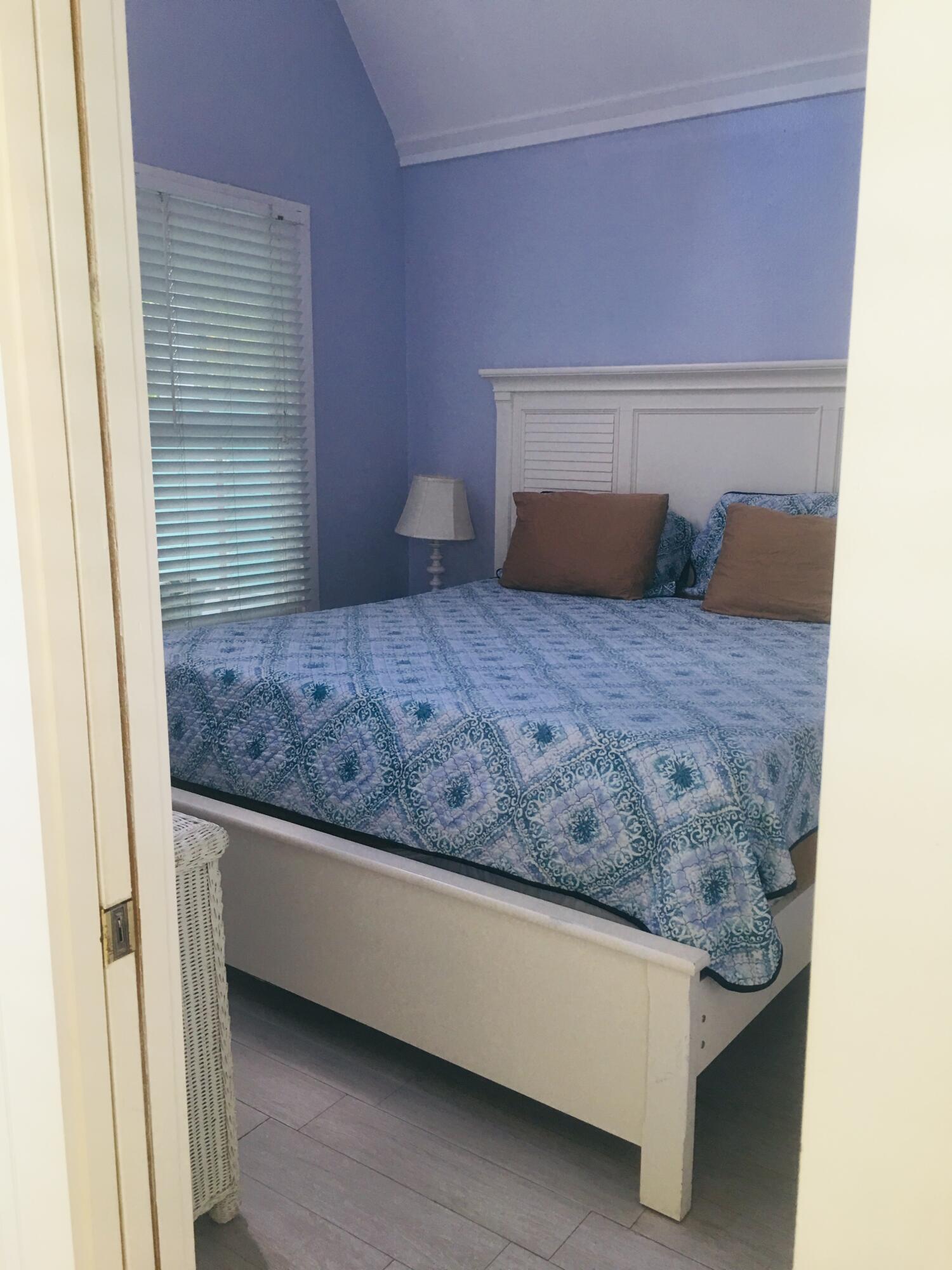 810 Pearl Street, B Property Photo 5