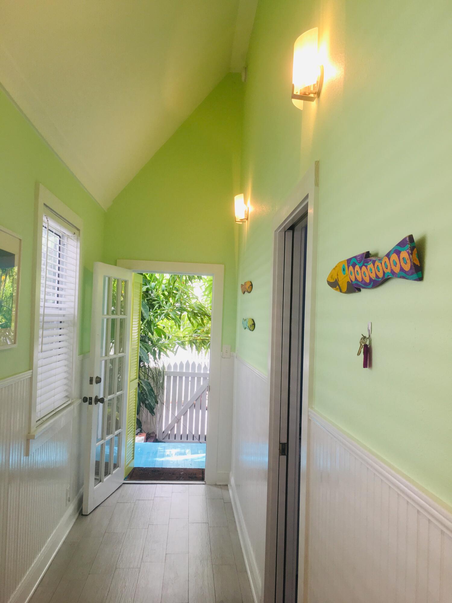 810 Pearl Street, B Property Photo 6