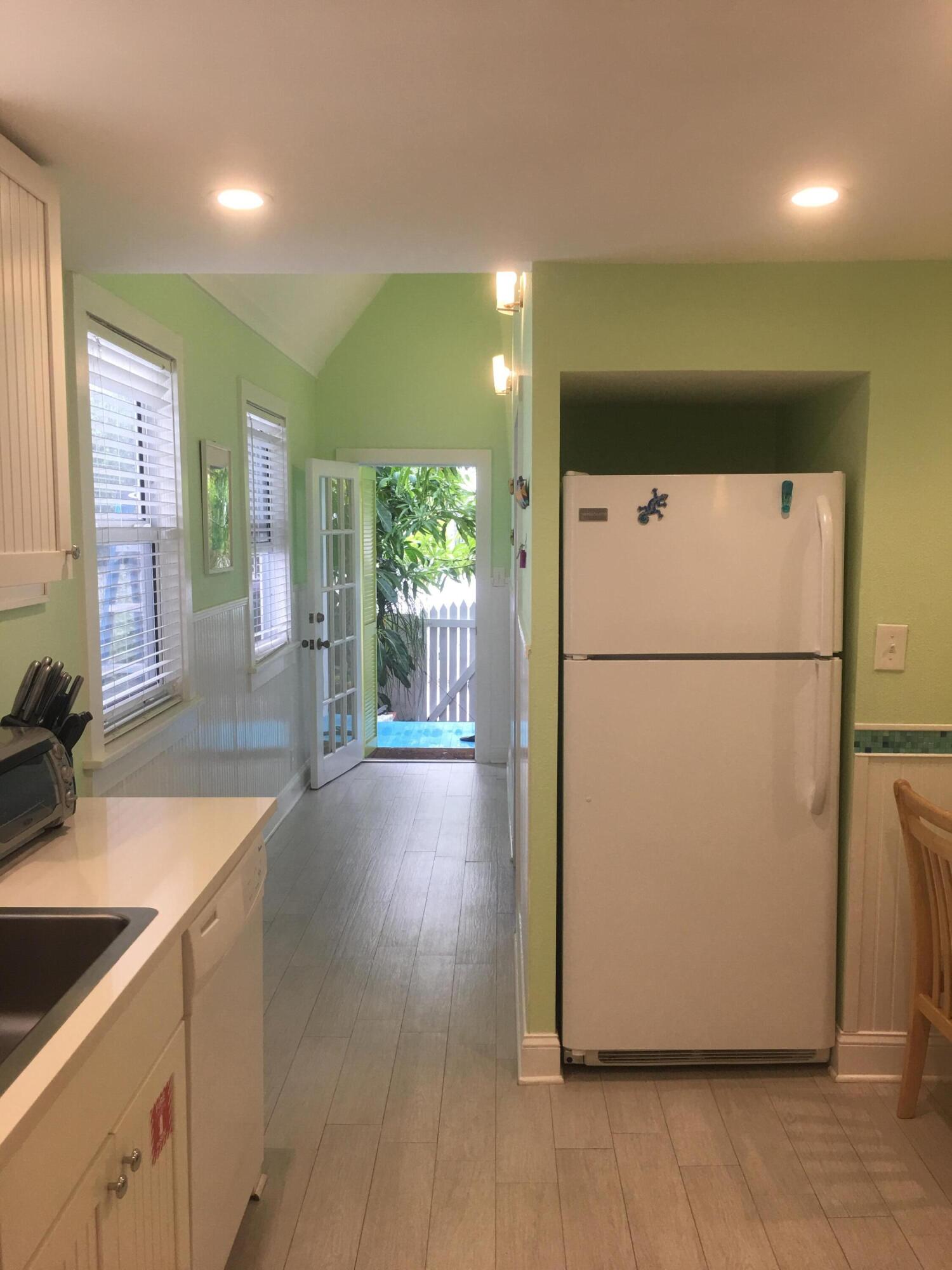 810 Pearl Street, B Property Photo 8