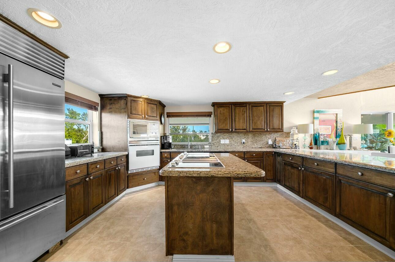 1525 Ocean Bay Drive Property Photo 7