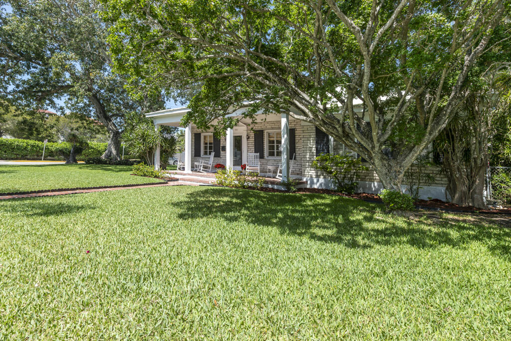901 Johnson Street Property Photo 4