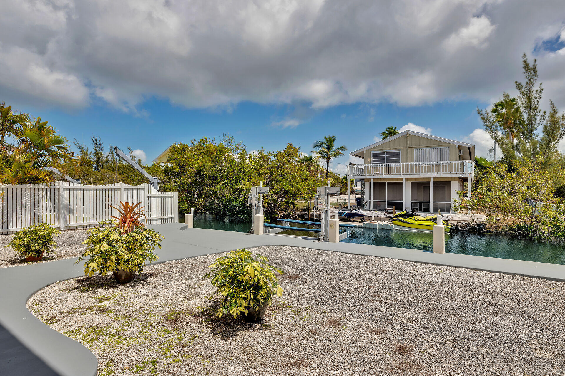 3667 South Seas Street Property Photo 8