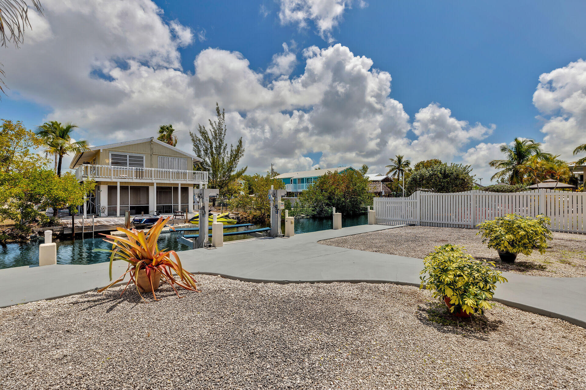 3667 South Seas Street Property Photo 9
