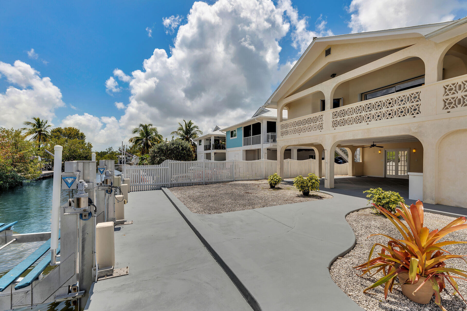 3667 South Seas Street Property Photo 10