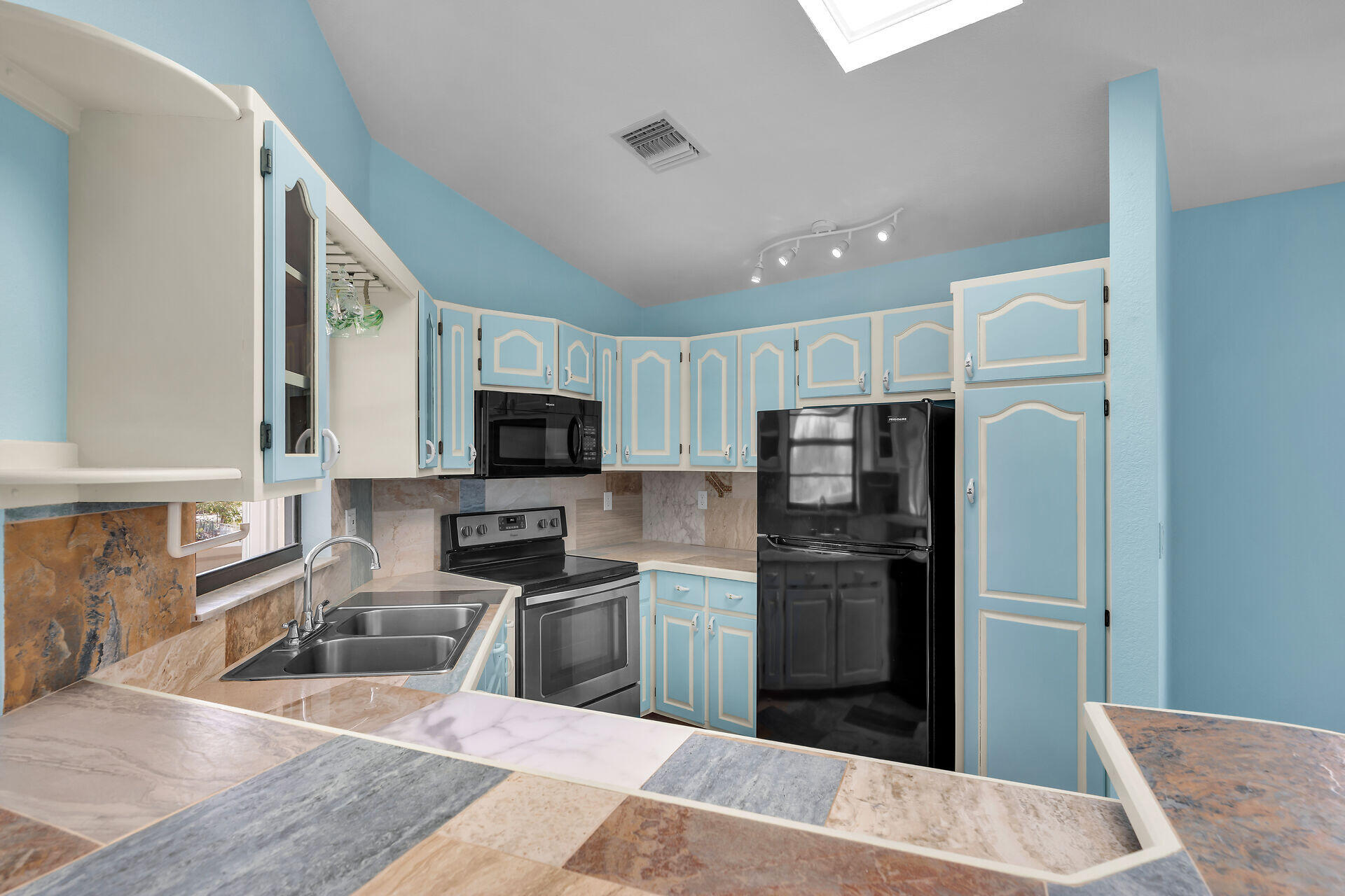 3667 South Seas Street Property Photo 24