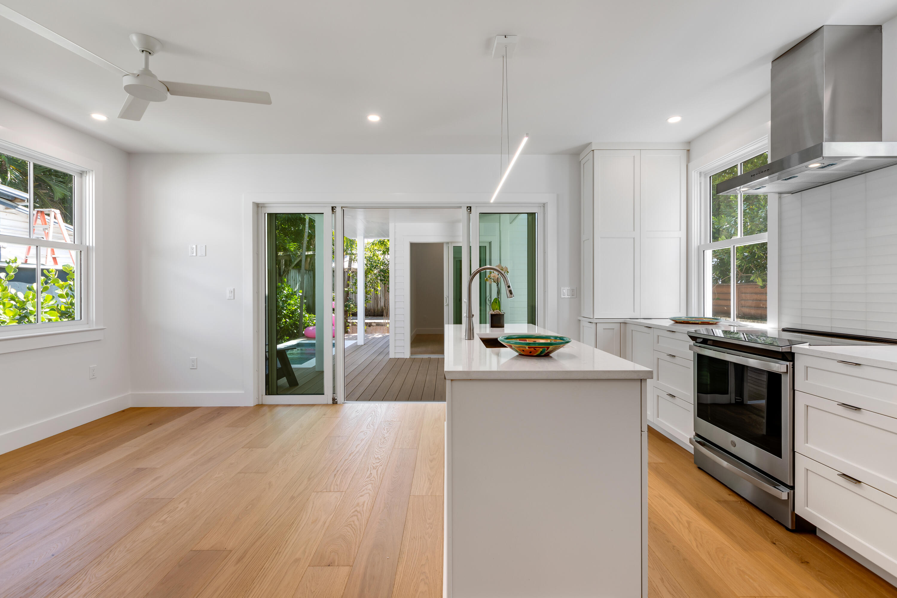 913 Watson Street Property Photo 3