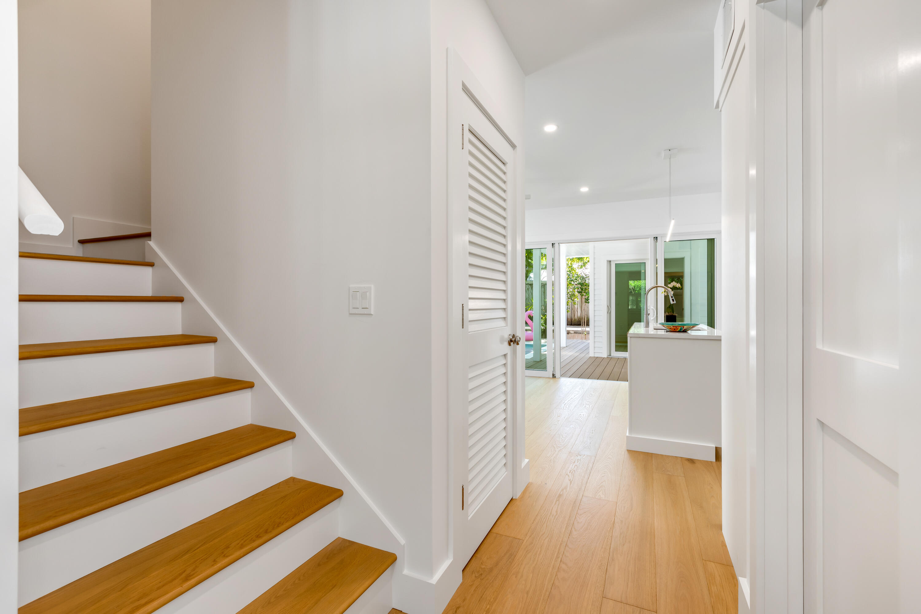 913 Watson Street Property Photo 27