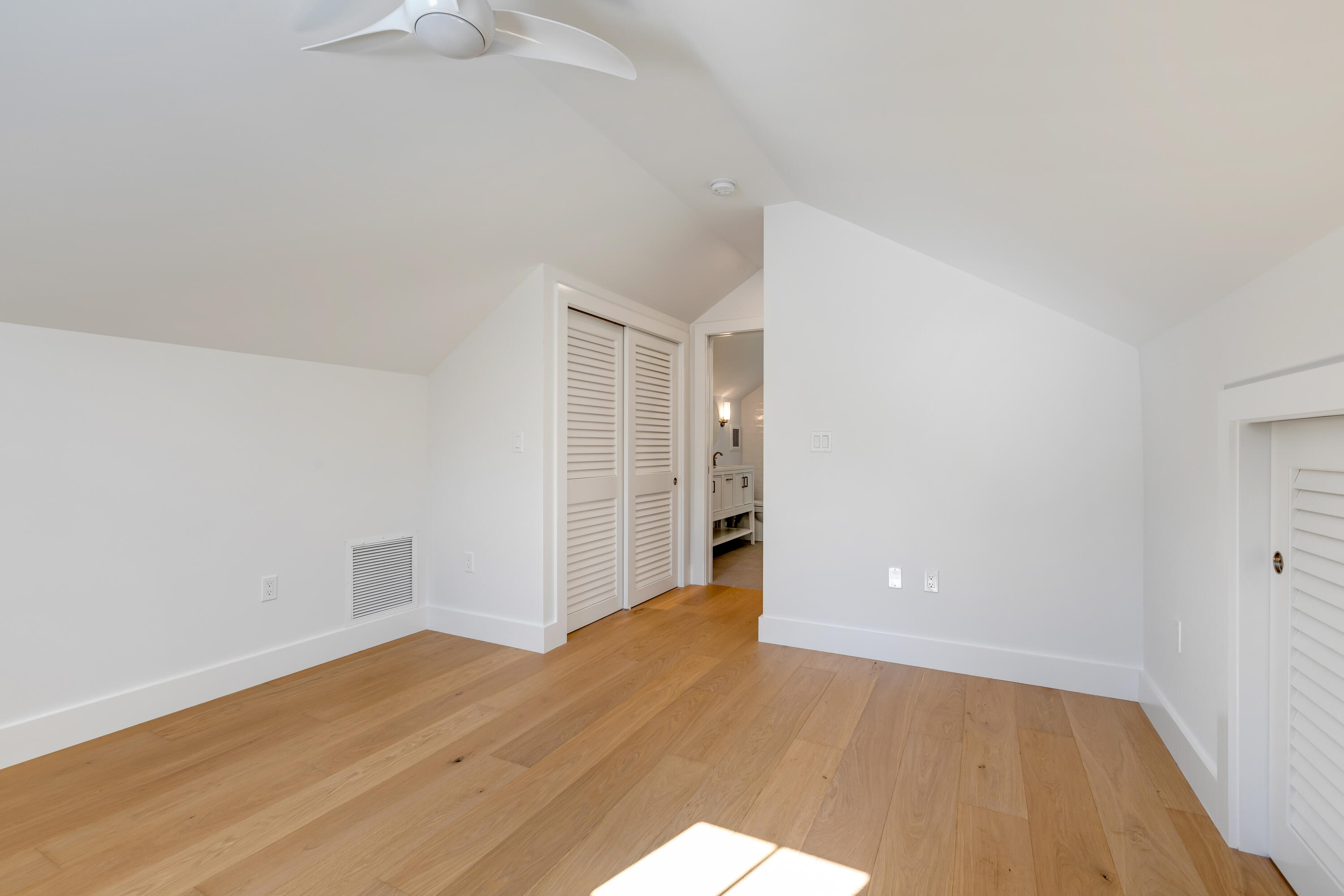 913 Watson Street Property Photo 29