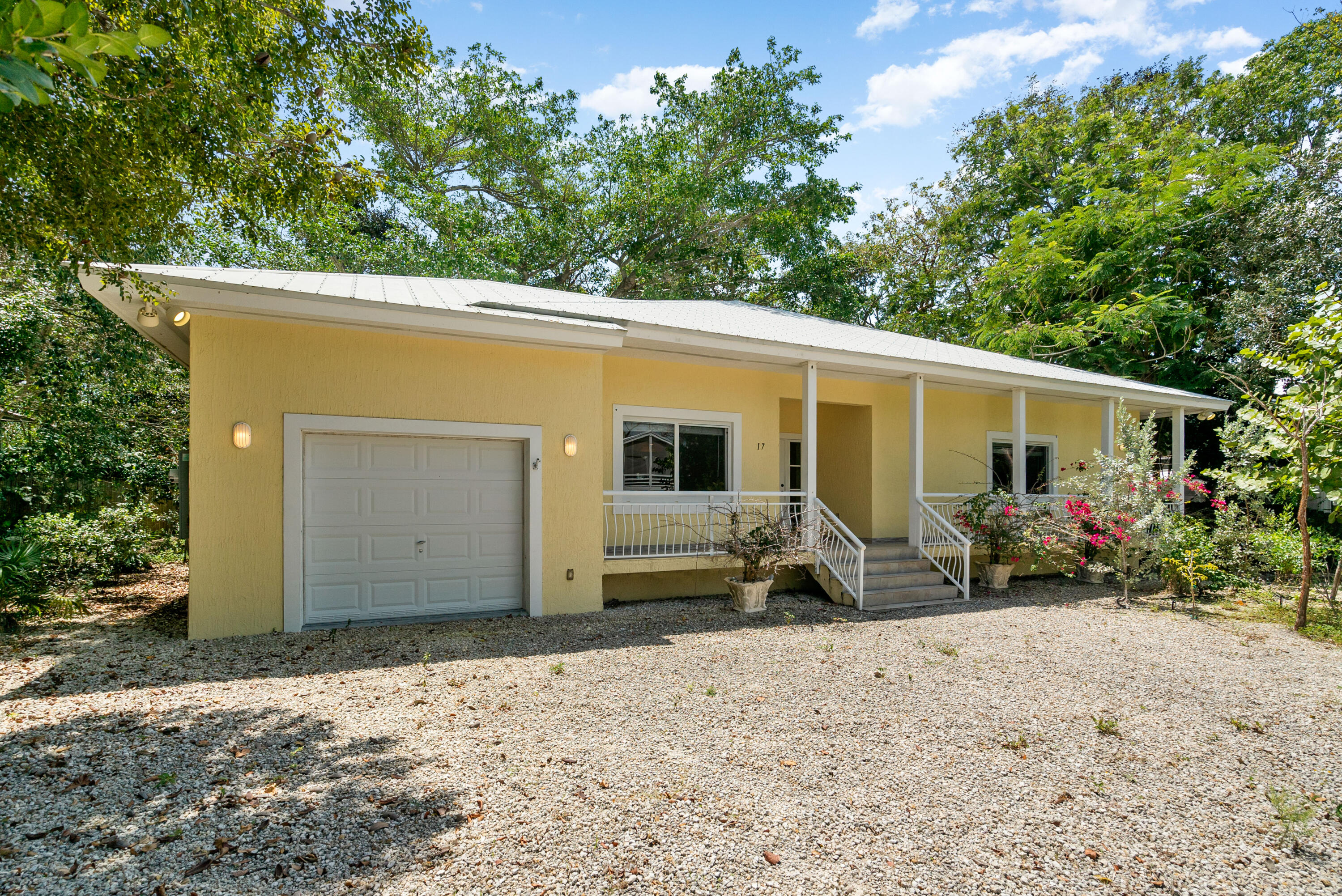 17 Bonita Avenue Property Photo 1