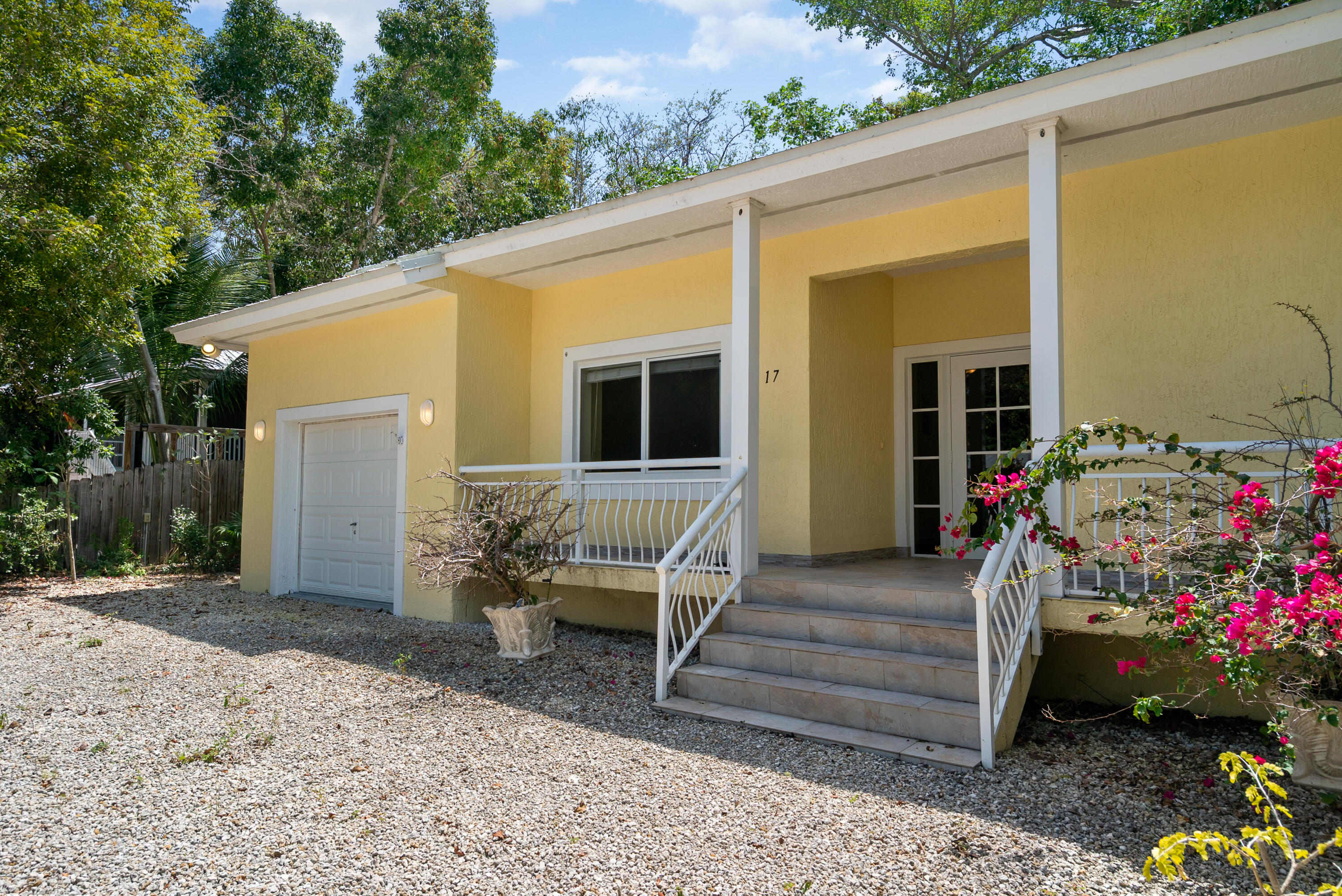 17 Bonita Avenue Property Photo 2