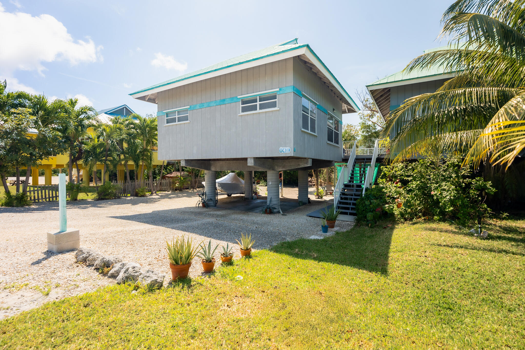 4 W Kyle Way Property Photo 2