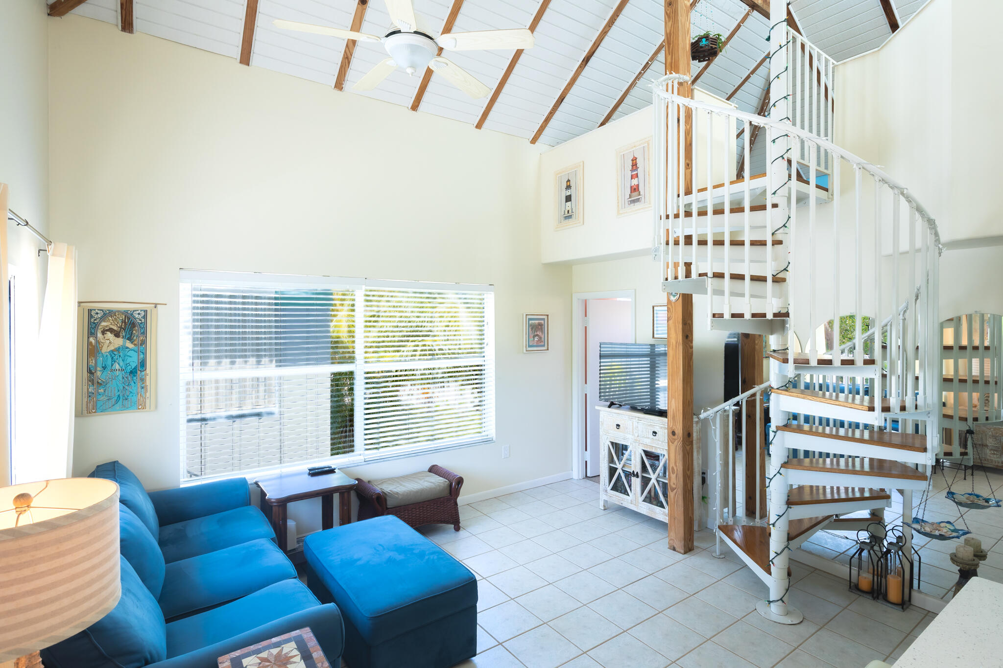 4 W Kyle Way Property Photo 8