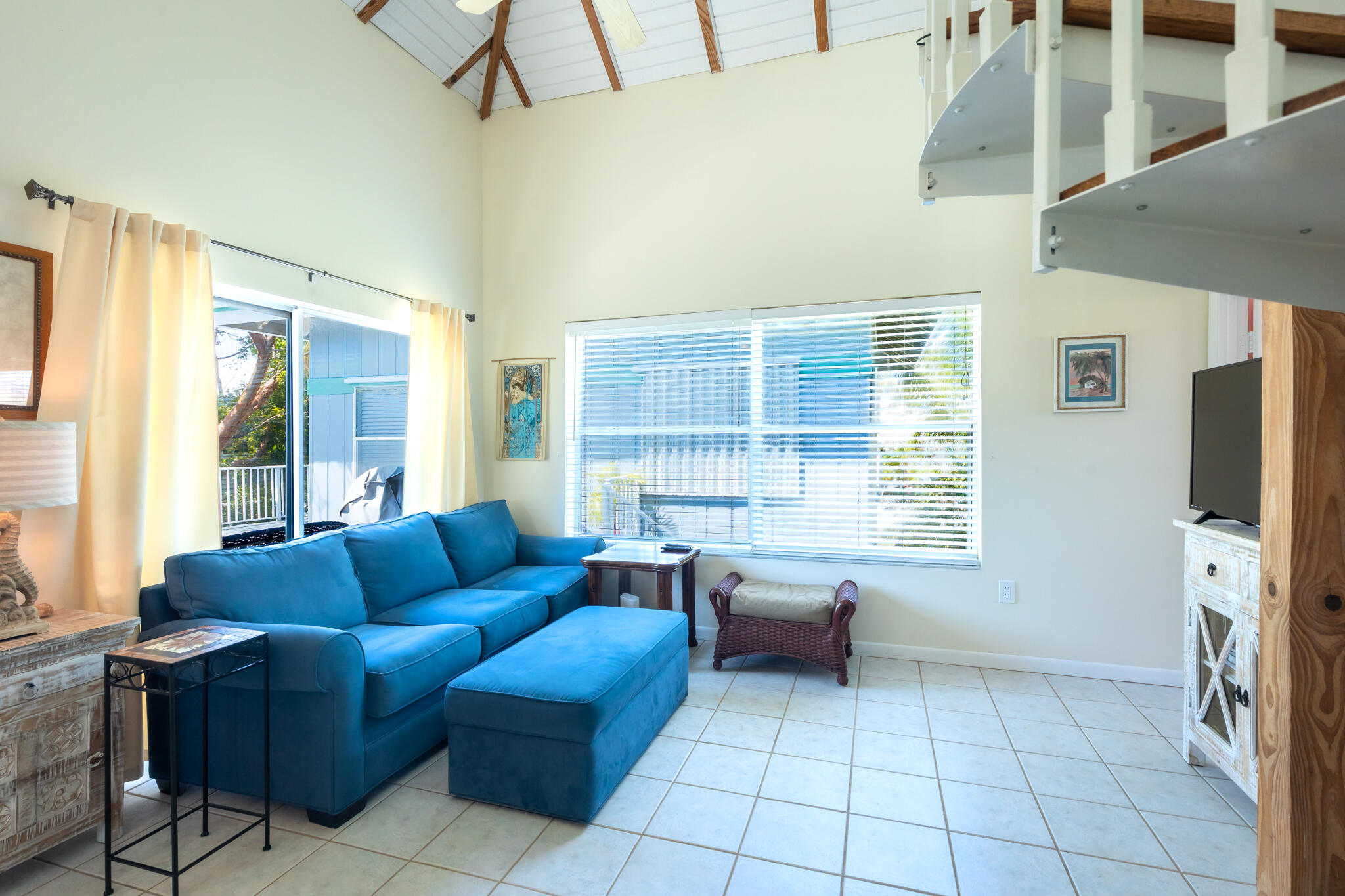 4 W Kyle Way Property Photo 9