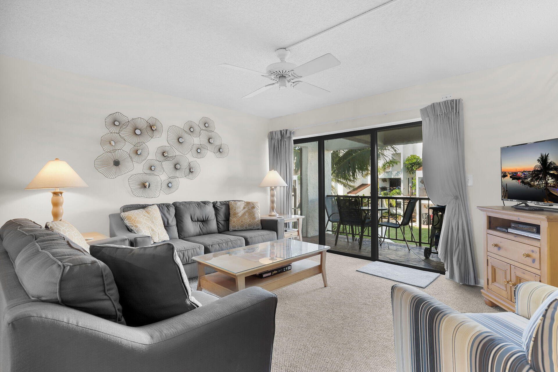 601 W Ocean Drive, 410 Property Photo 6