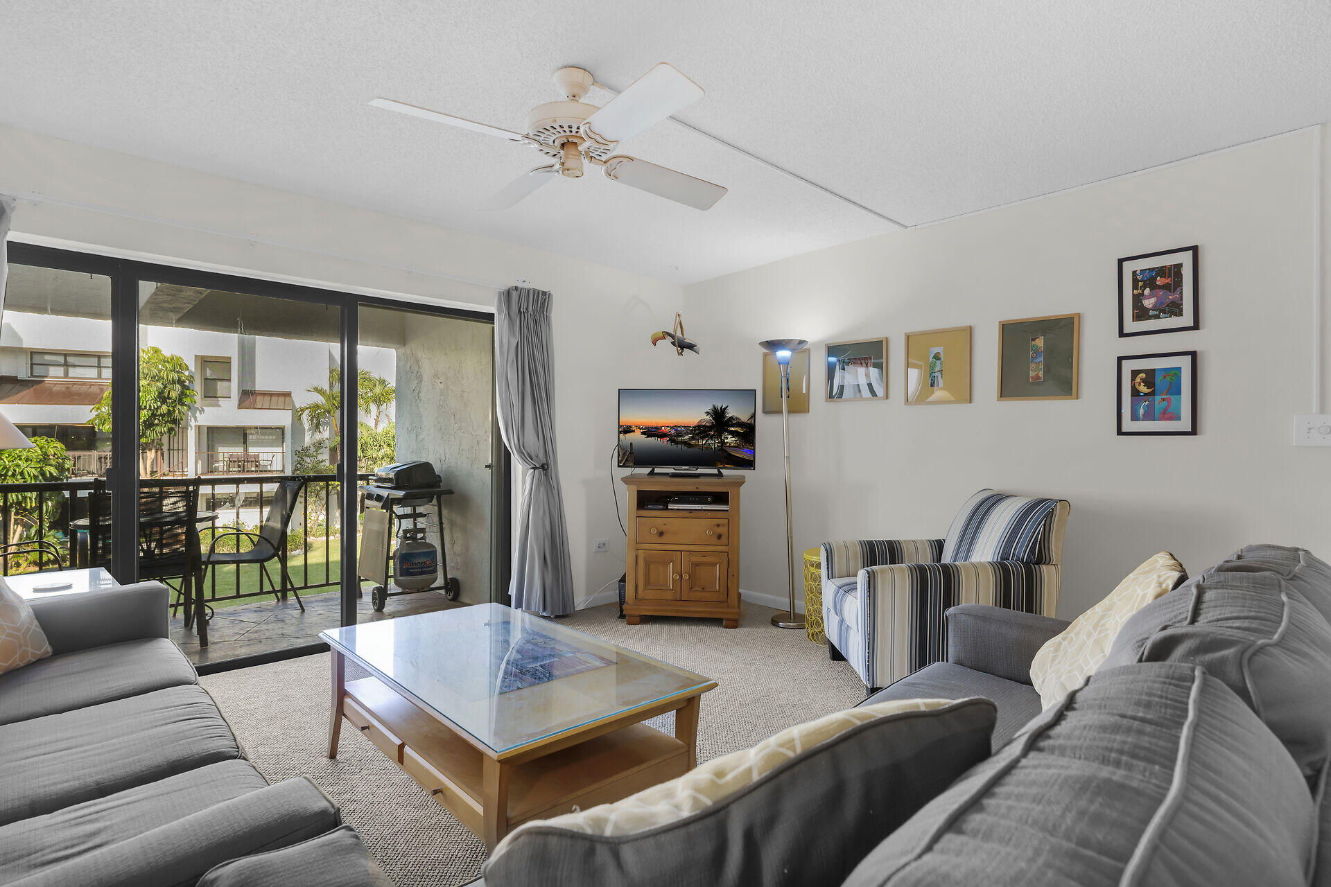 601 W Ocean Drive, 410 Property Photo 11