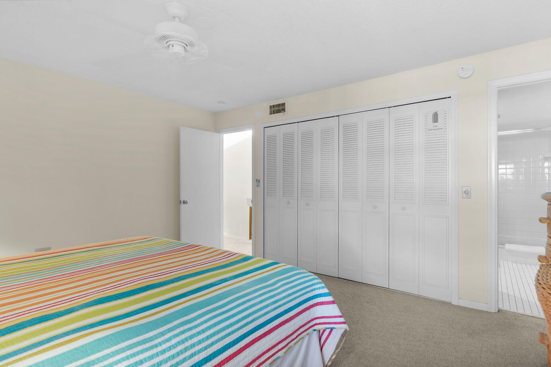 601 W Ocean Drive, 410 Property Photo 17
