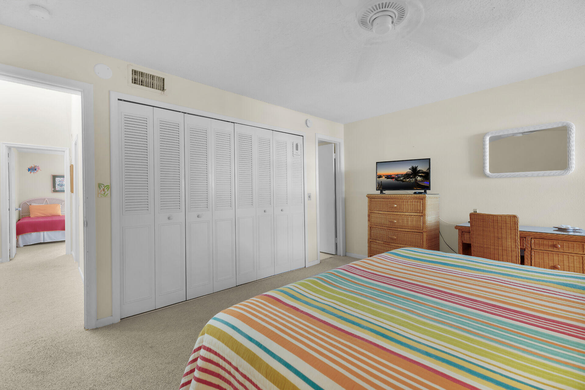 601 W Ocean Drive, 410 Property Photo 18