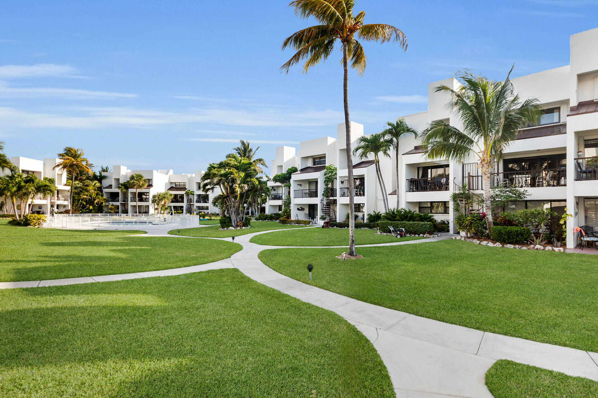 601 W Ocean Drive, 410 Property Photo 31