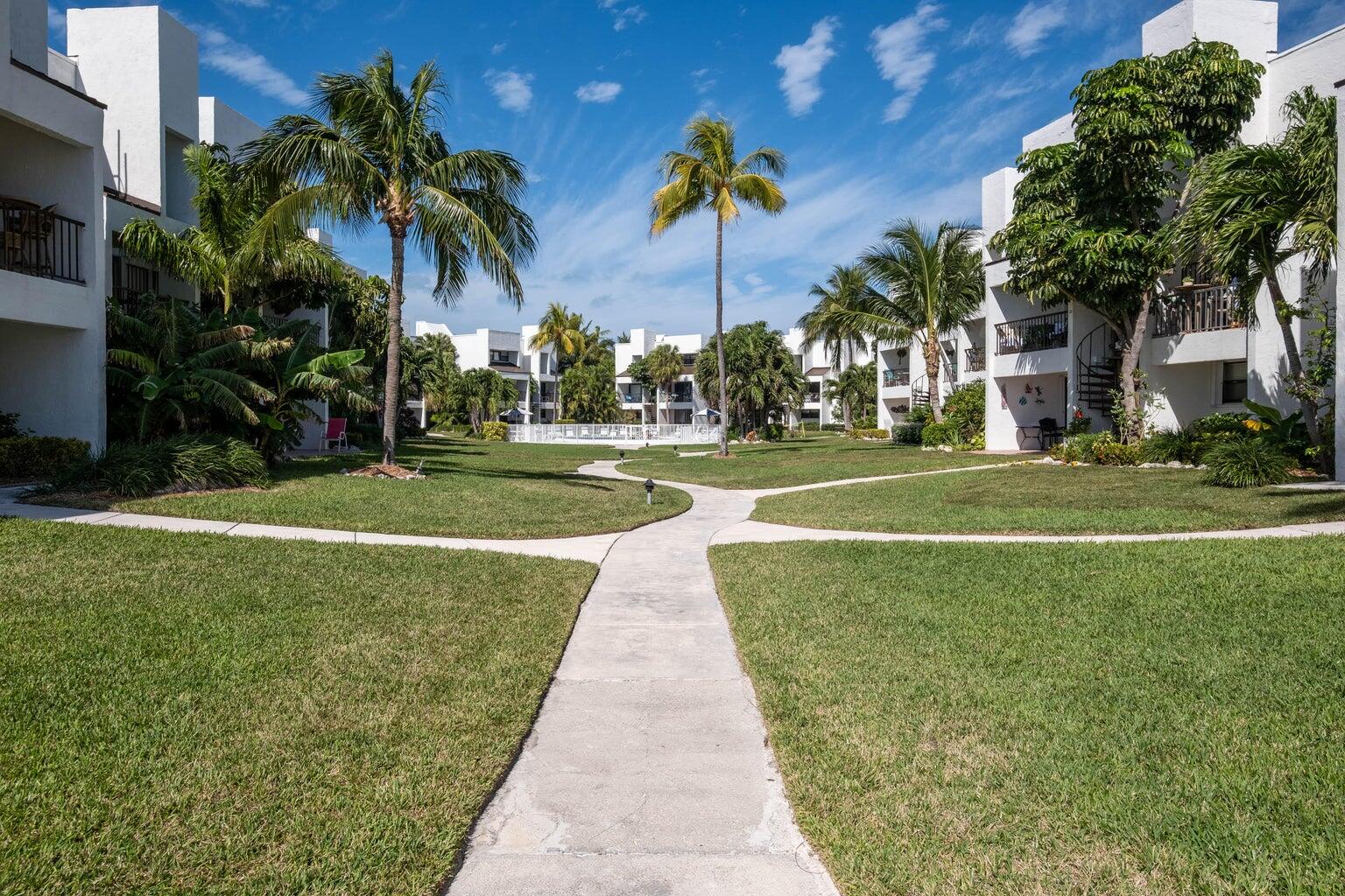 601 W Ocean Drive, 410 Property Photo 32
