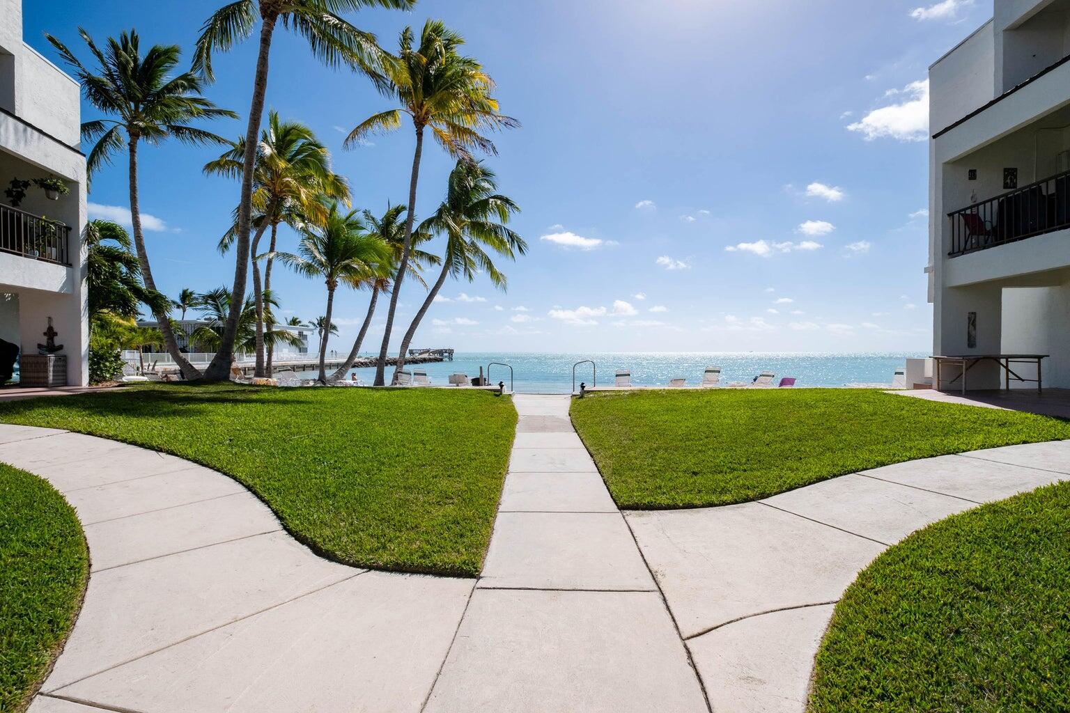 601 W Ocean Drive, 410 Property Photo 33