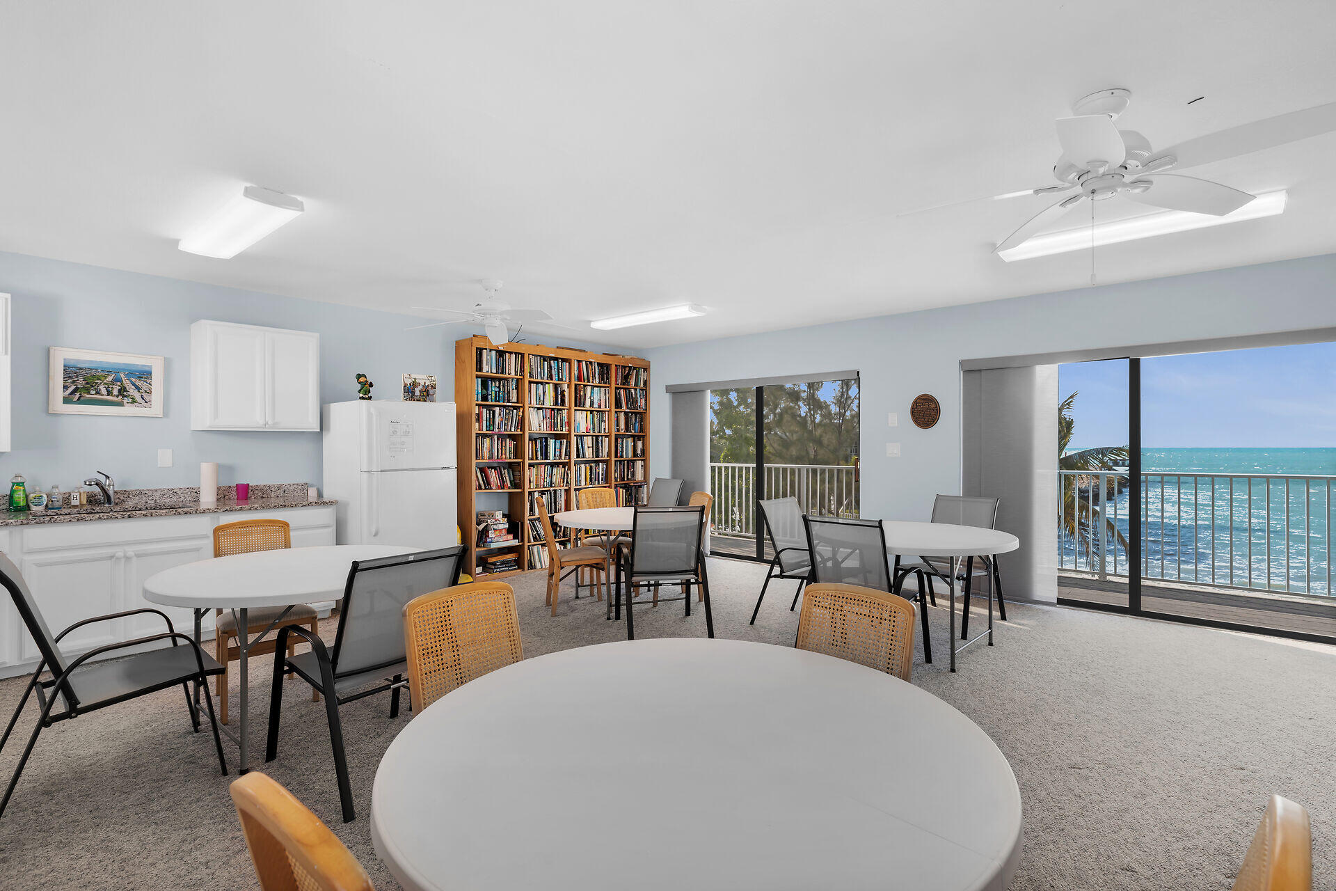 601 W Ocean Drive, 410 Property Photo 42