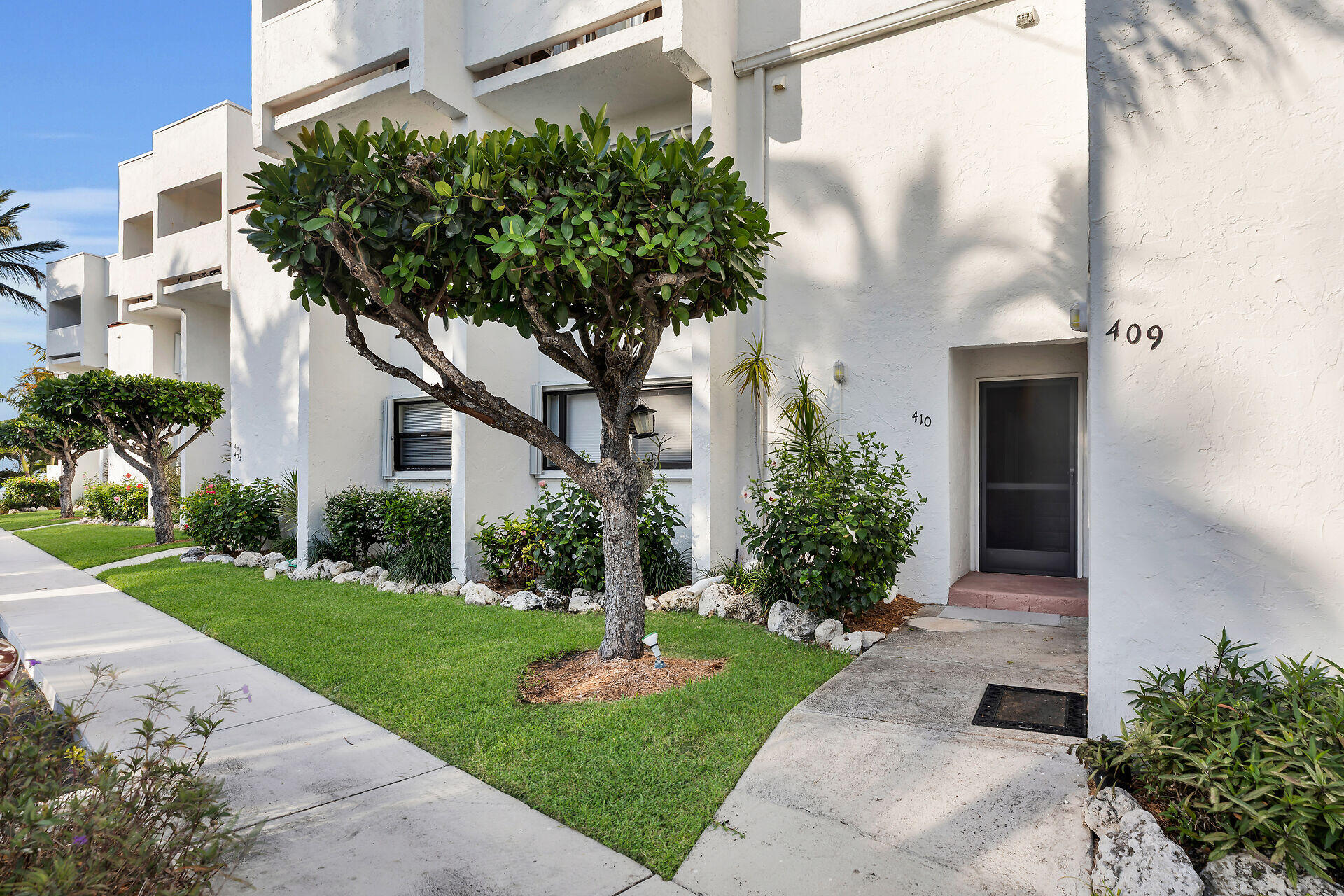 601 W Ocean Drive, 410 Property Photo 49