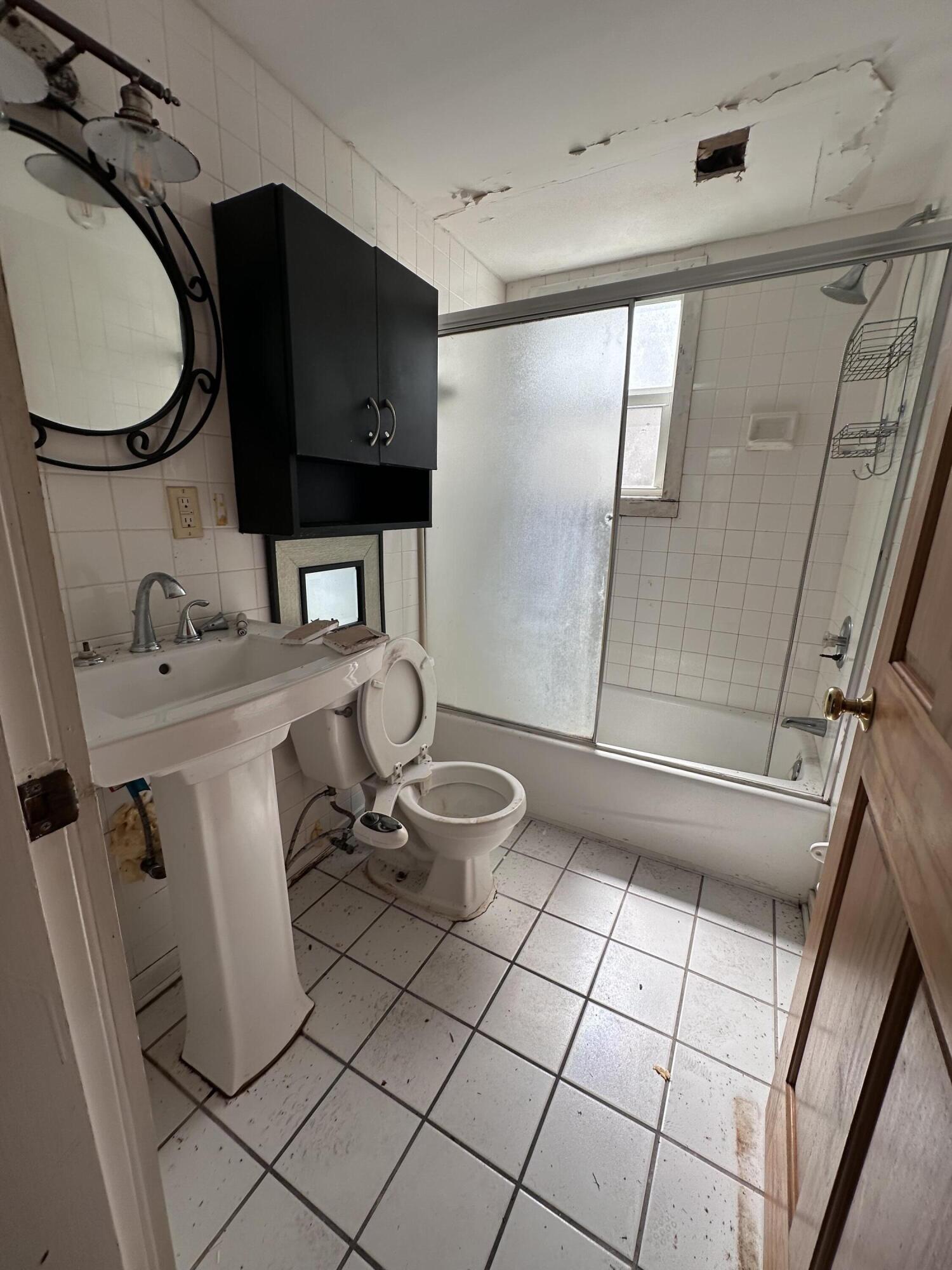 1014 Varela Street, 3 Property Photo 7