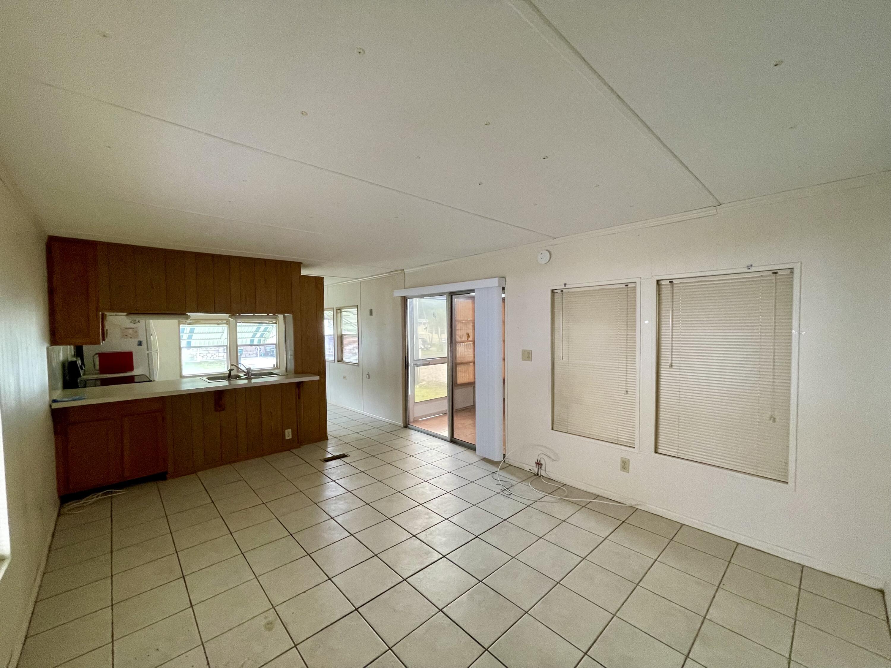 707 N Emerald Drive Property Photo 10