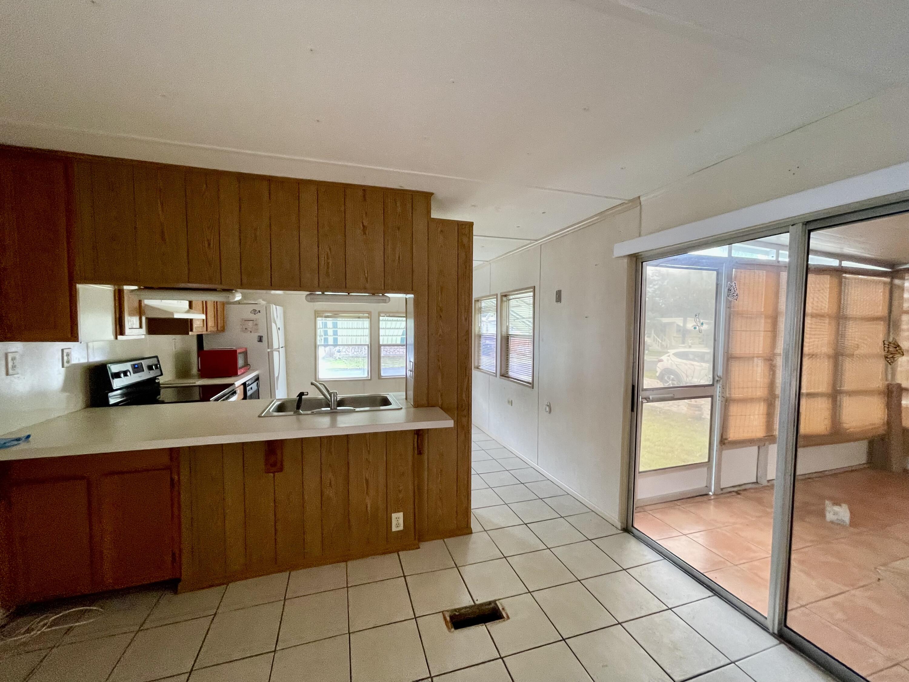707 N Emerald Drive Property Photo 15