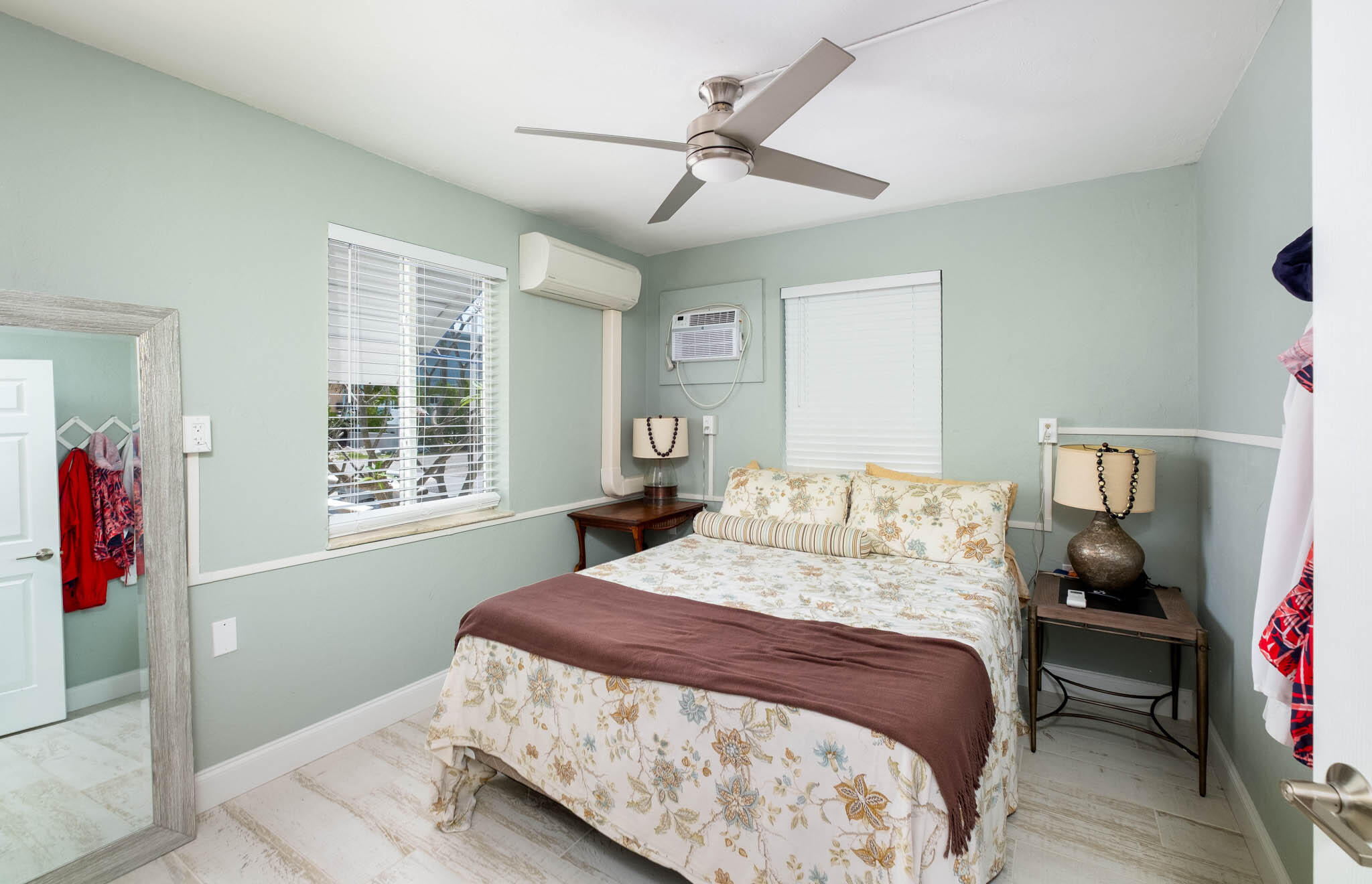 122 Snapper Creek Drive Property Photo 11
