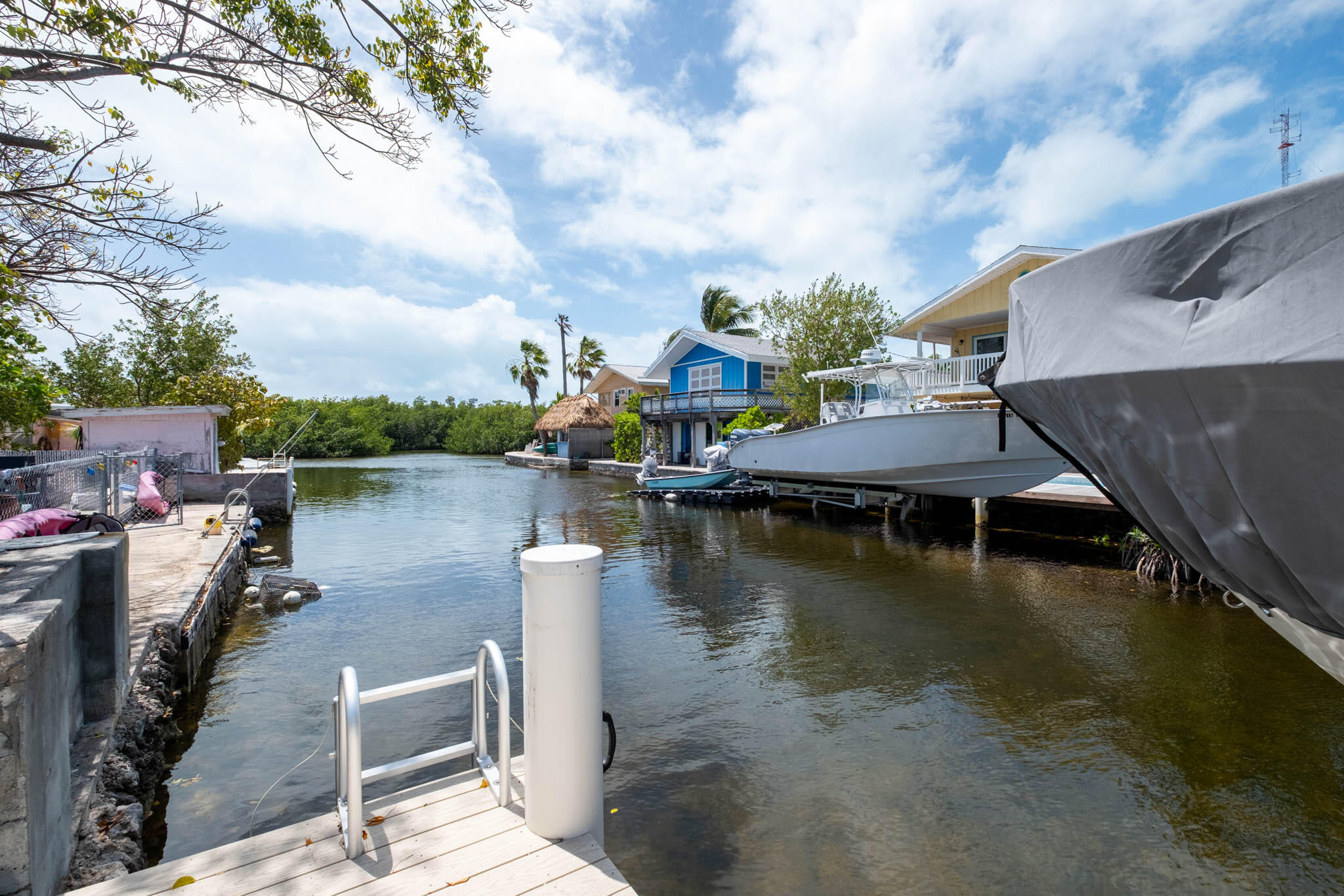 122 Snapper Creek Drive Property Photo 33