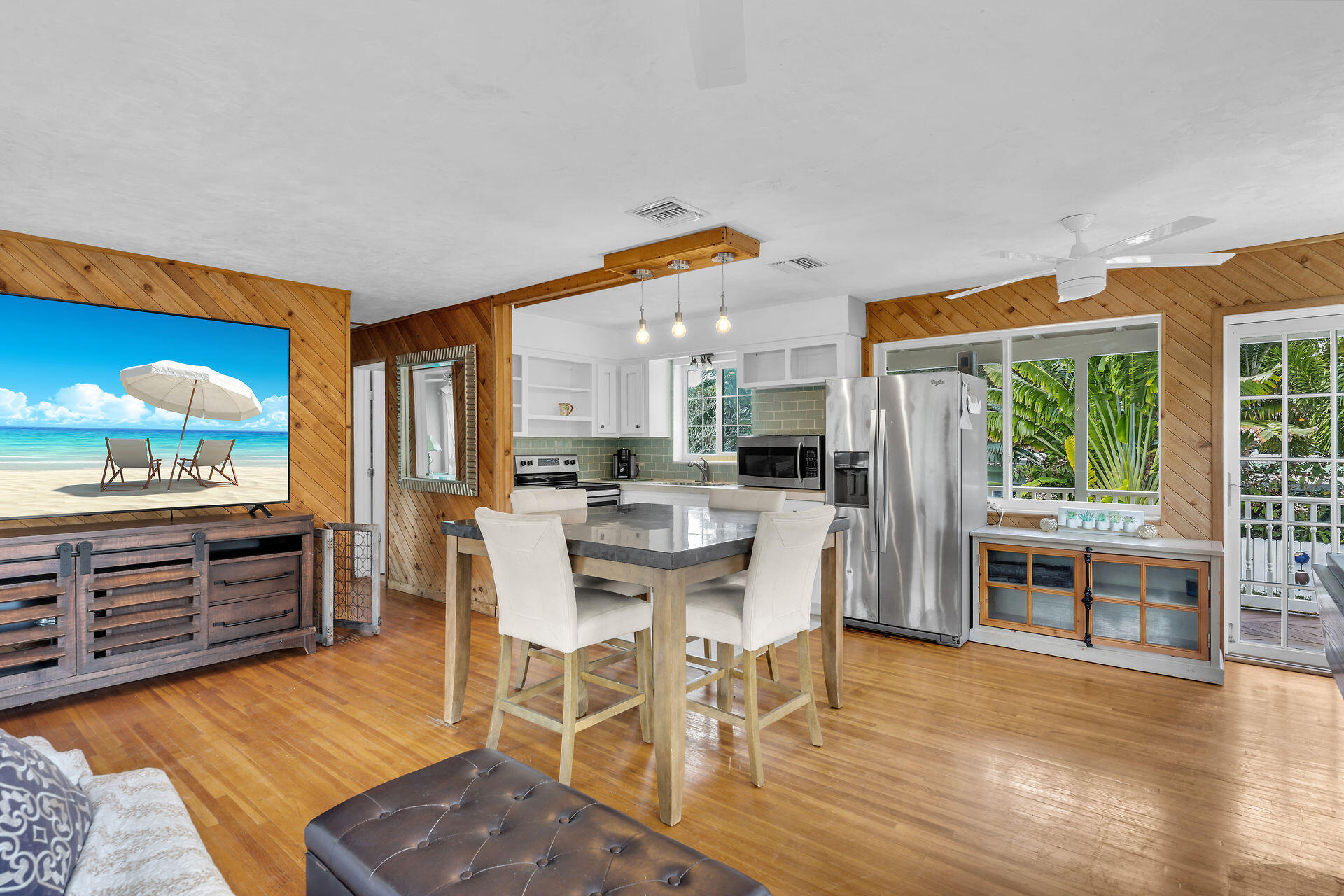 148 Pointview Road Property Photo 8