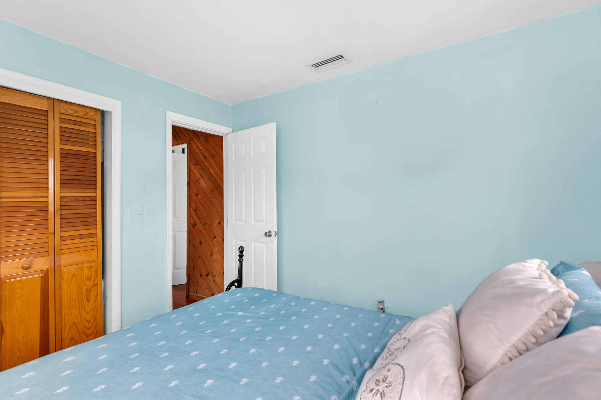 148 Pointview Road Property Photo 15