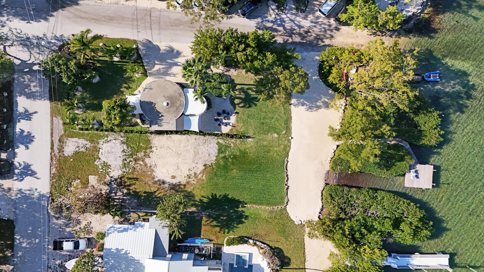 190 & 192 Harborview Drive Property Photo 4