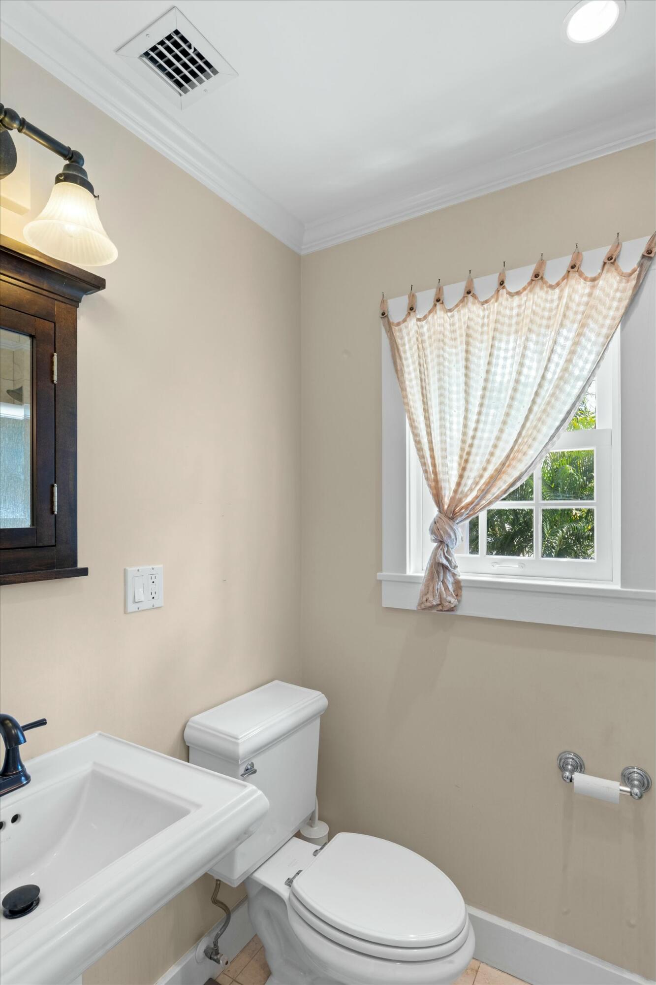 1222 Florida Street Property Photo 16