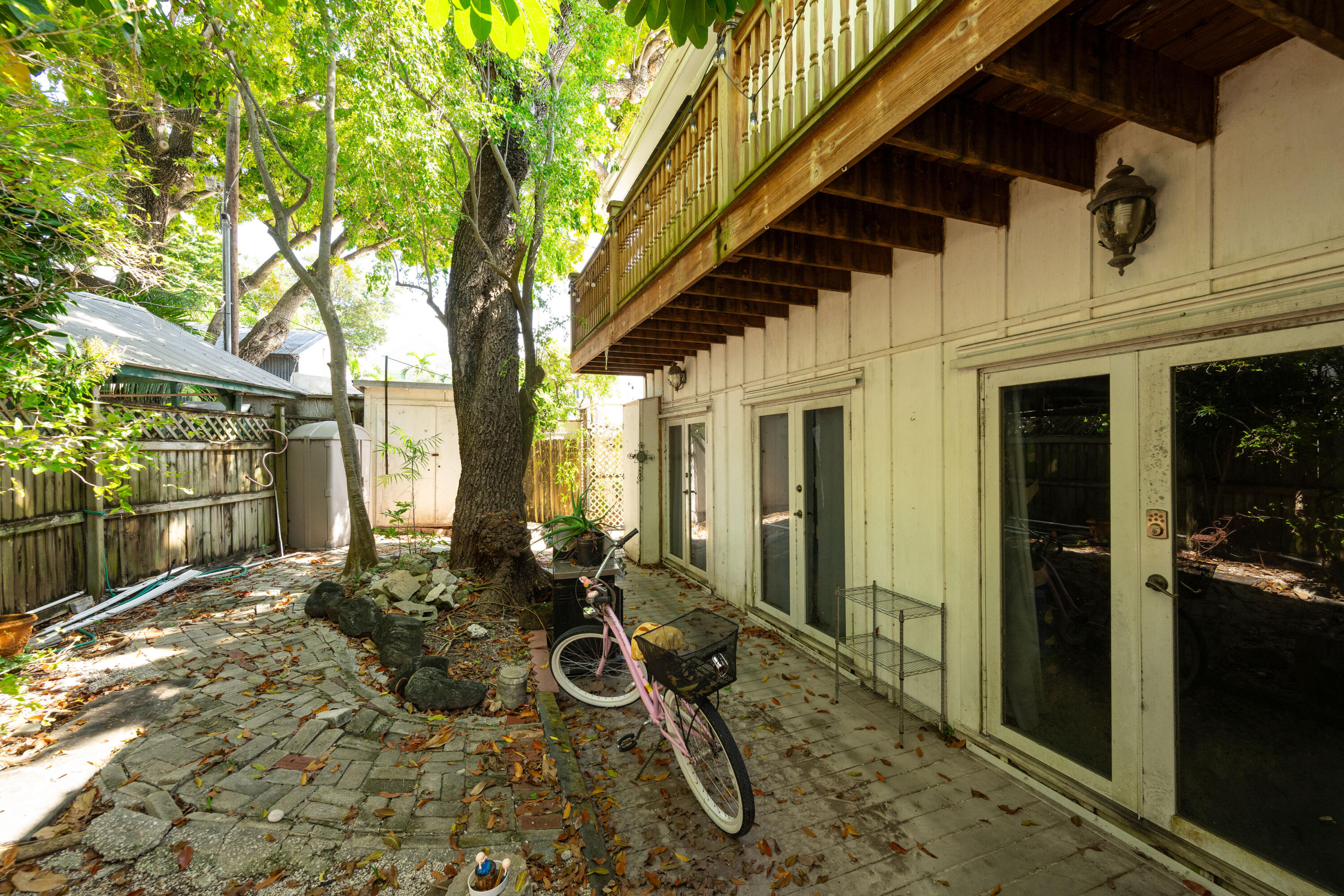 611 Simonton Street Property Photo 2