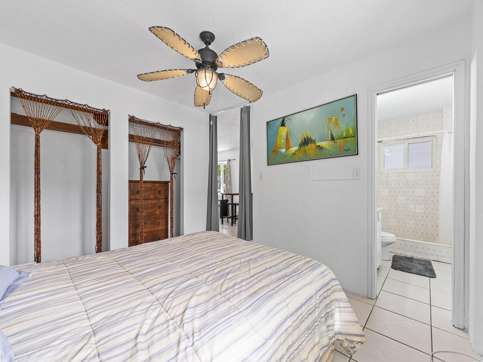 208 S Coconut Palm Boulevard Property Photo 3
