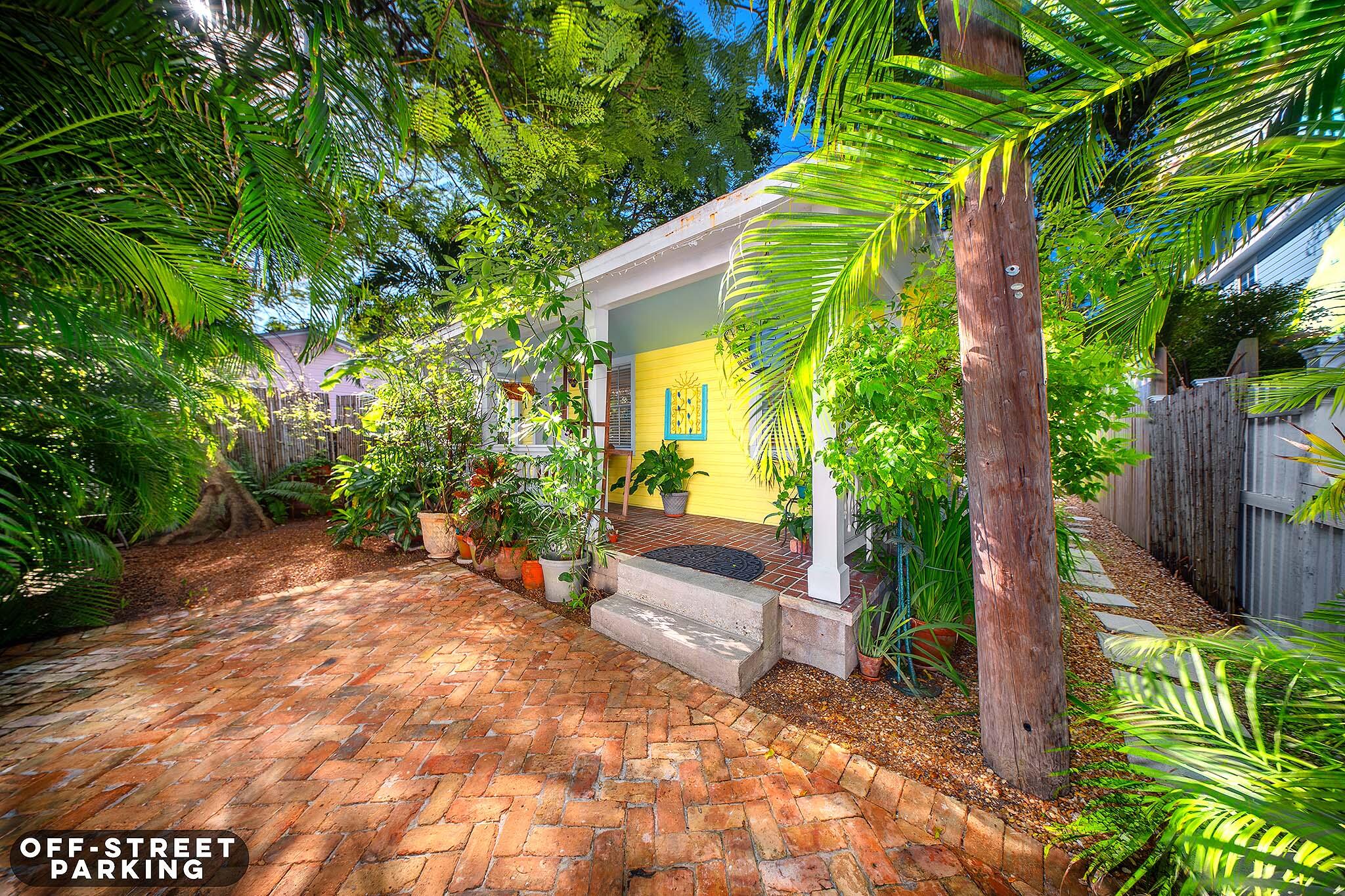 716 Elizabeth Street, Rear Property Photo