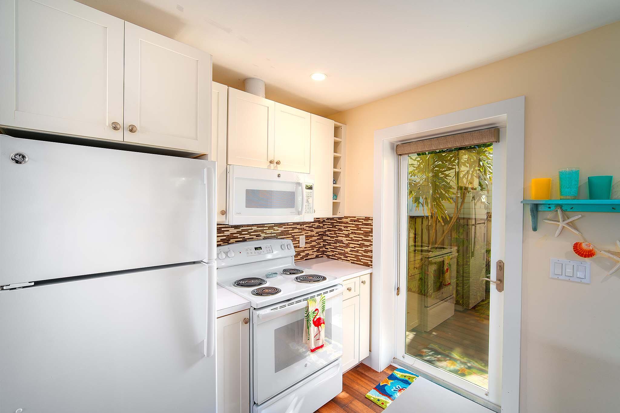 716 Elizabeth Street, Rear Property Photo 22