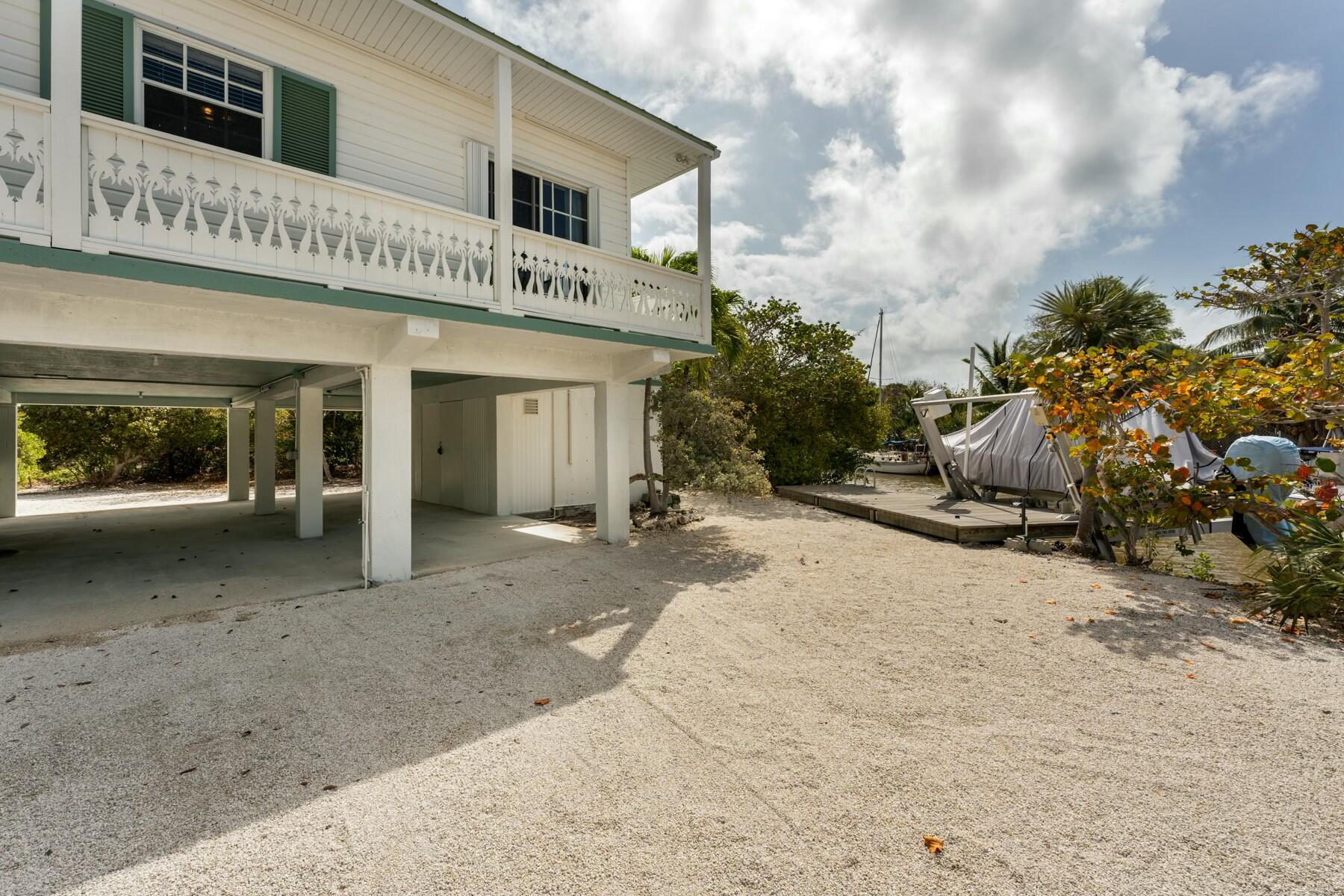 32734 Bimini Lane Property Photo 8