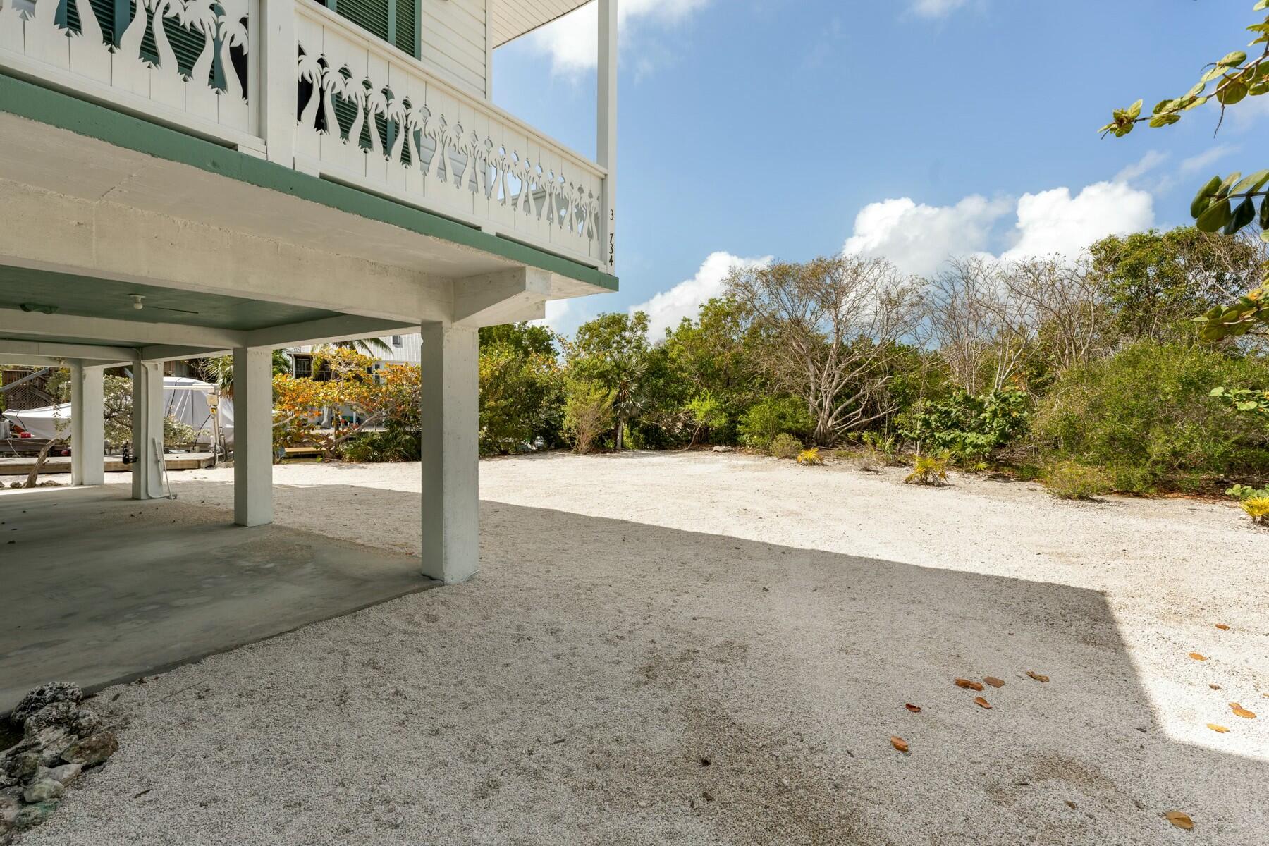 32734 Bimini Lane Property Photo 9